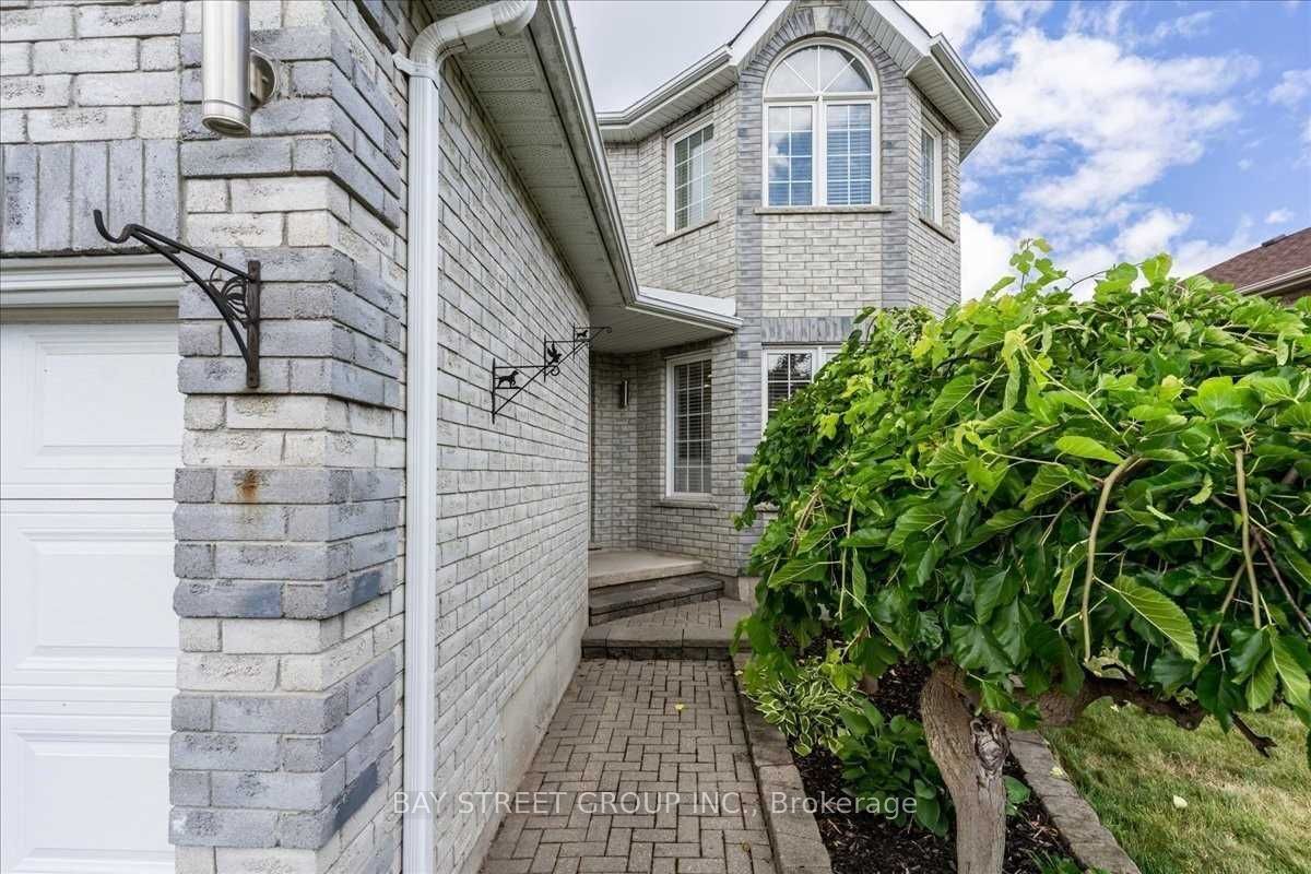 62 Summerset Drive, Barrie, ON L4N 6G5 photo 3