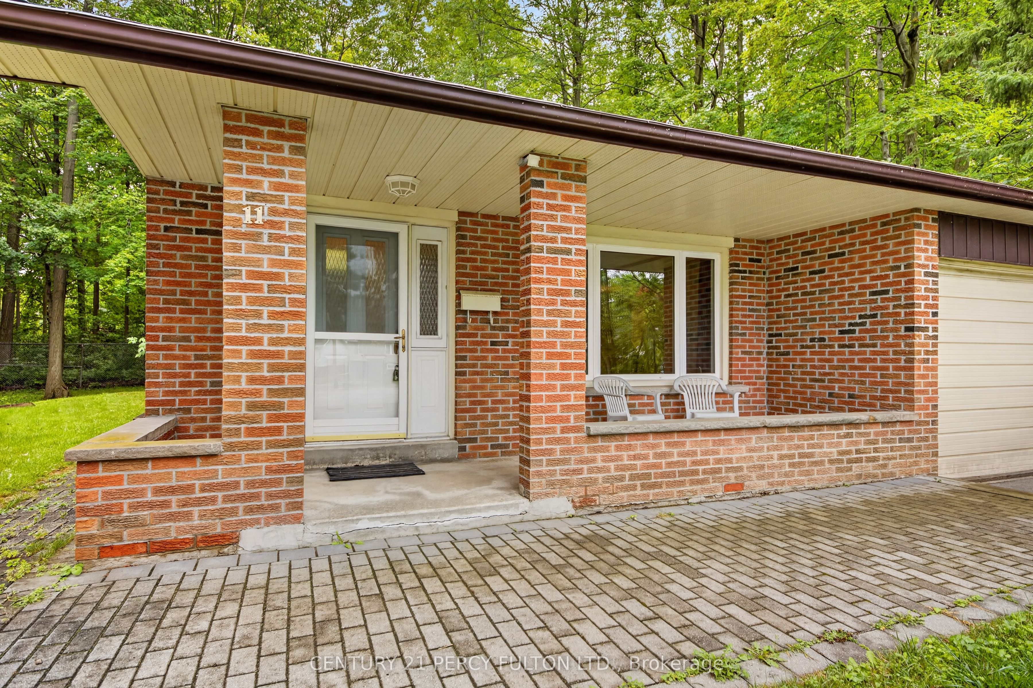 11 Aldergrove Circle, Barrie, ON L4M 4W6 photo 3