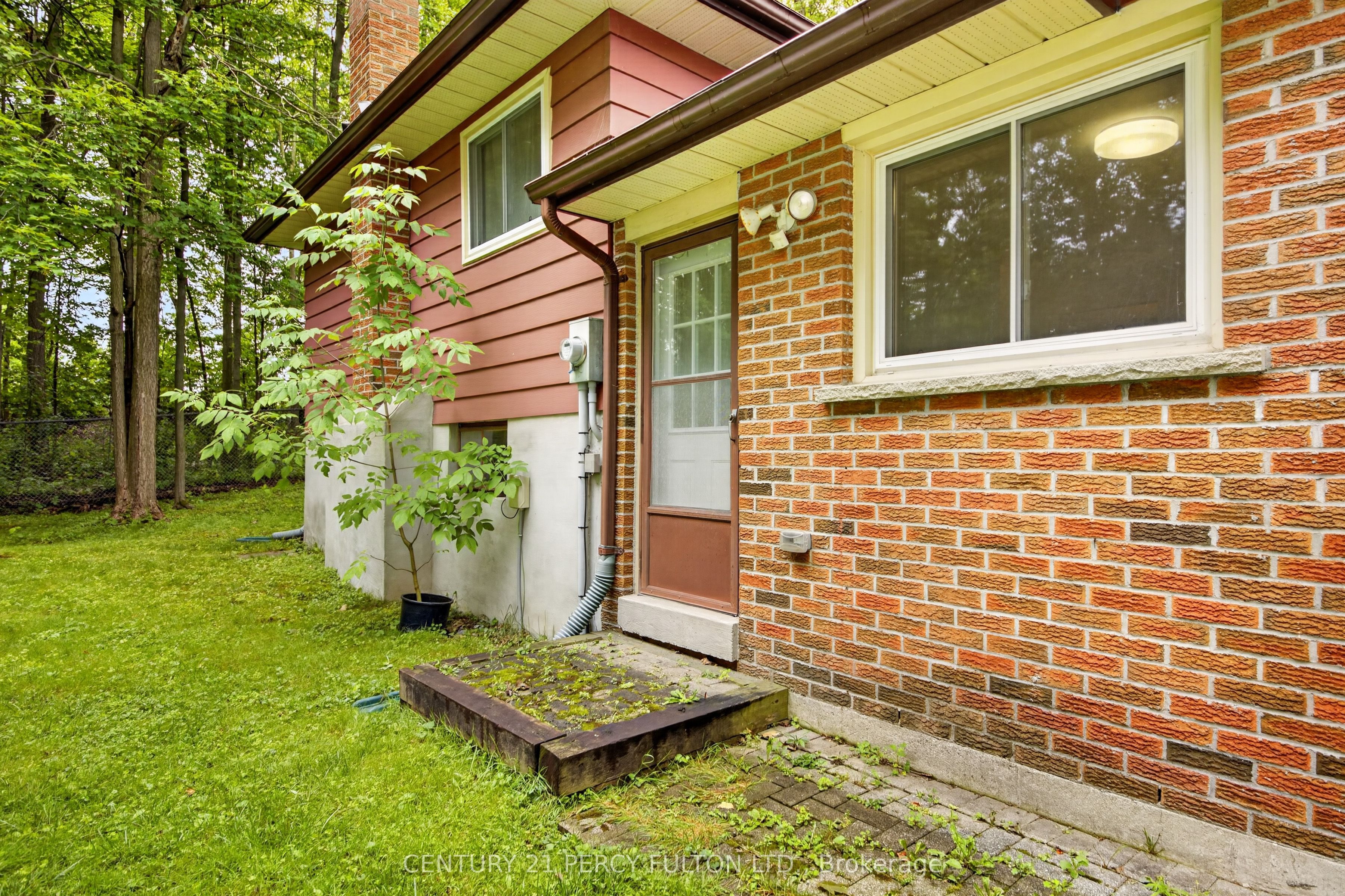 11 Aldergrove Circle, Barrie, ON L4M 4W6 photo 4
