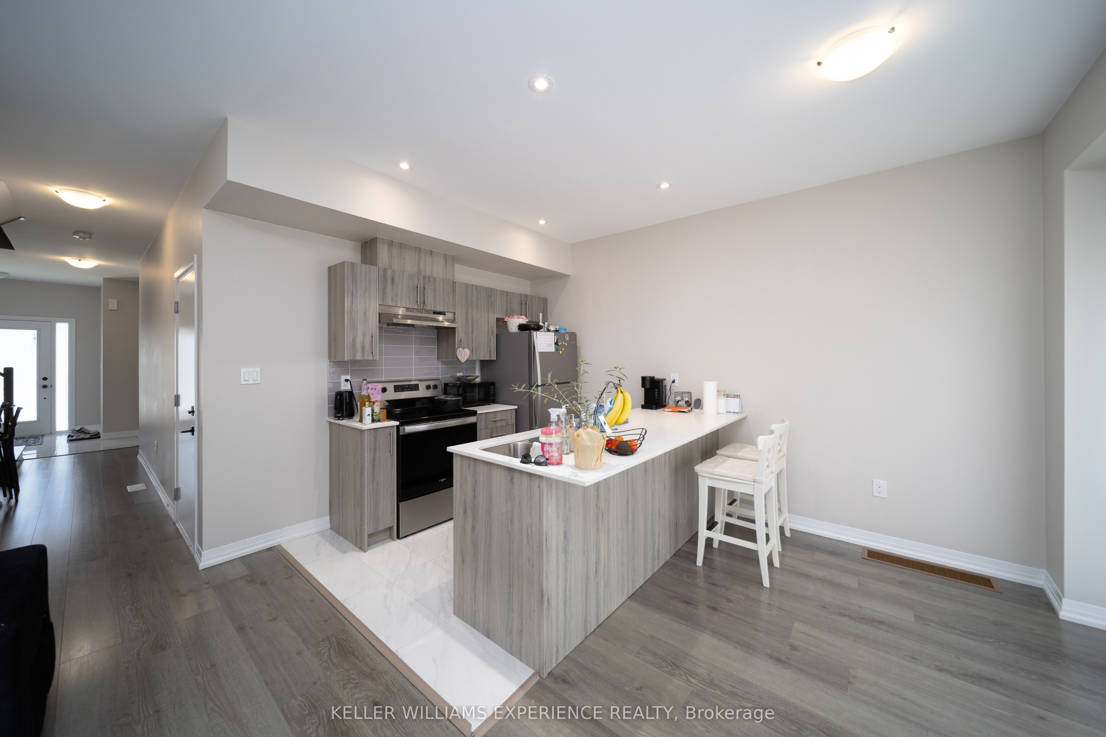 147 Turnberry Lane, Barrie, ON L9J 0M4 photo 4
