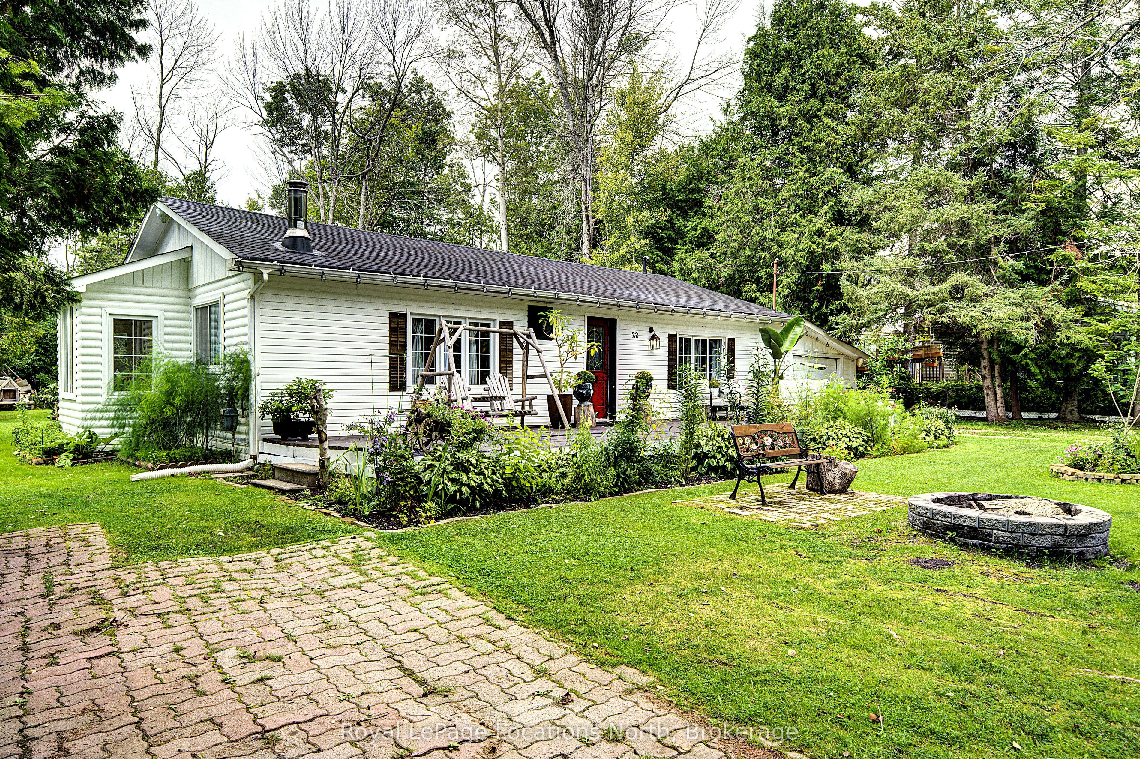 22 Balsam Street, Tiny, ON L0L 1P1 photo 2
