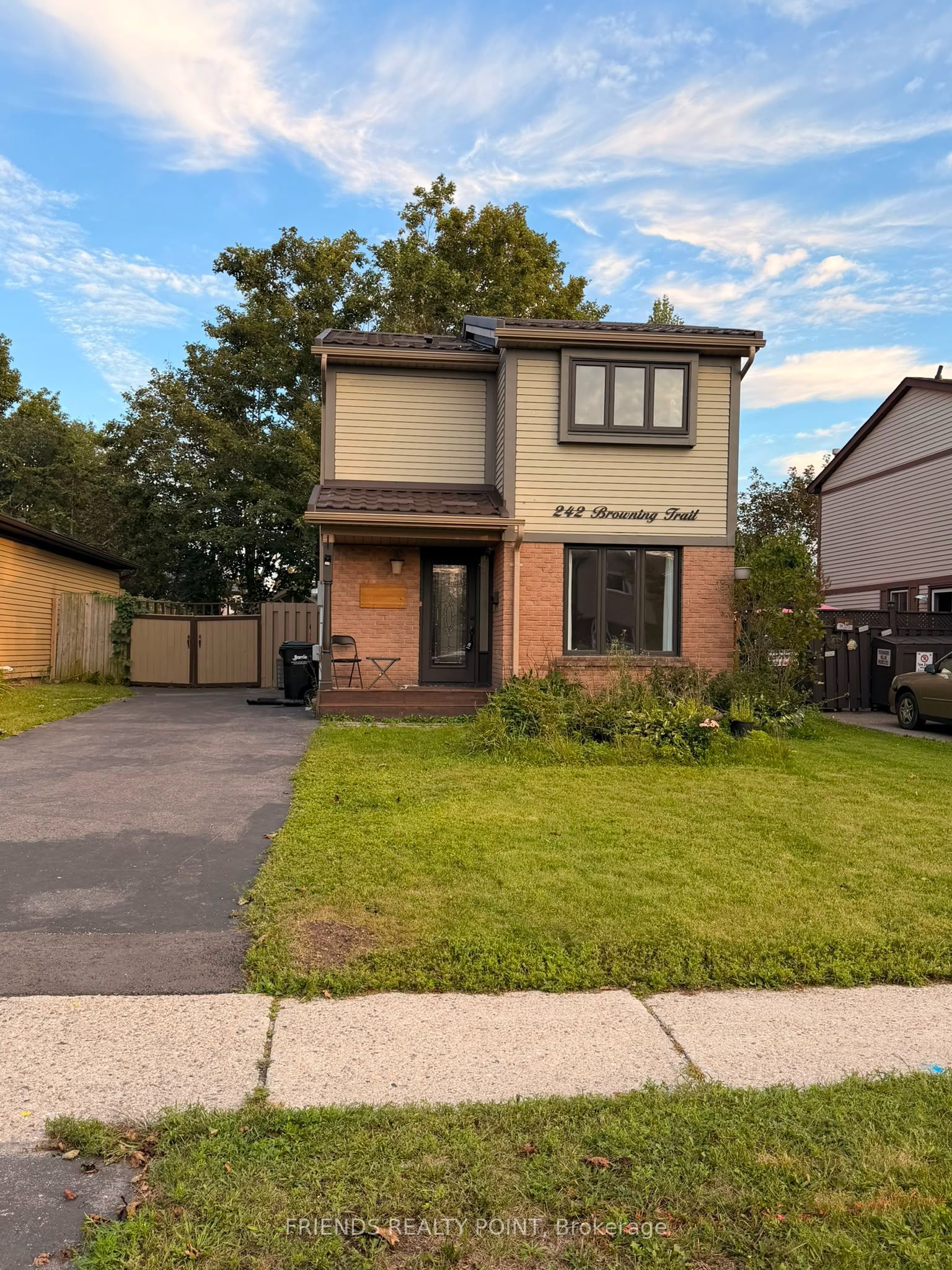 242 Browning Trail, Barrie, ON L4N 5C1