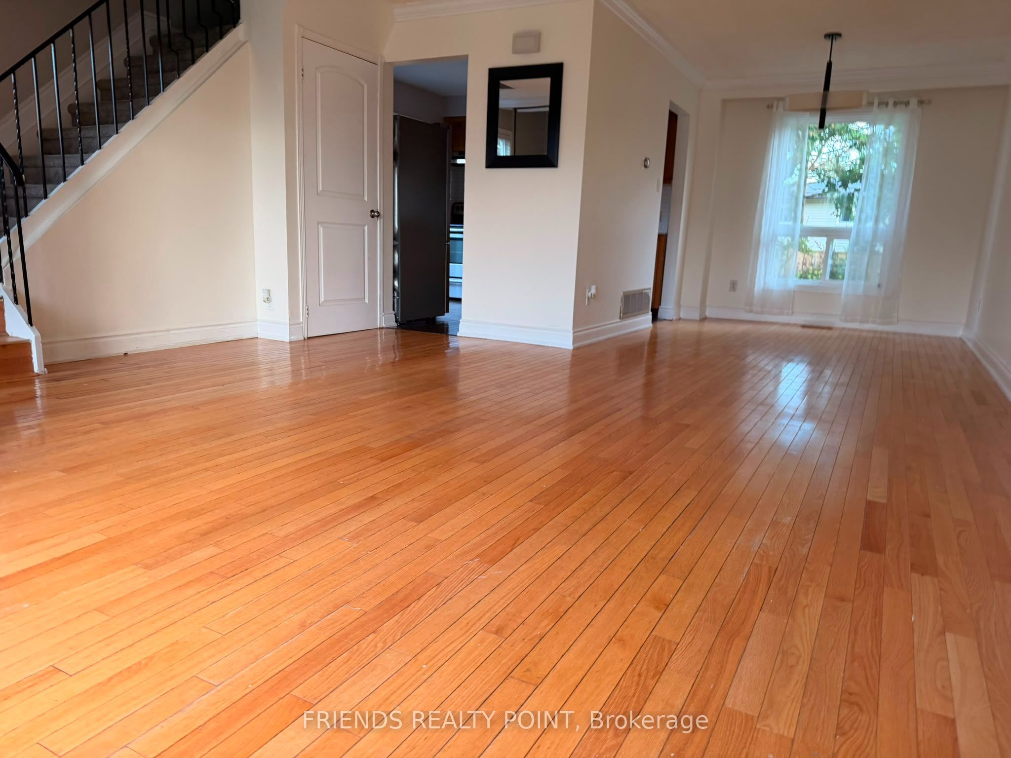 242 Browning Trail, Barrie, ON L4N 5C1 photo 2