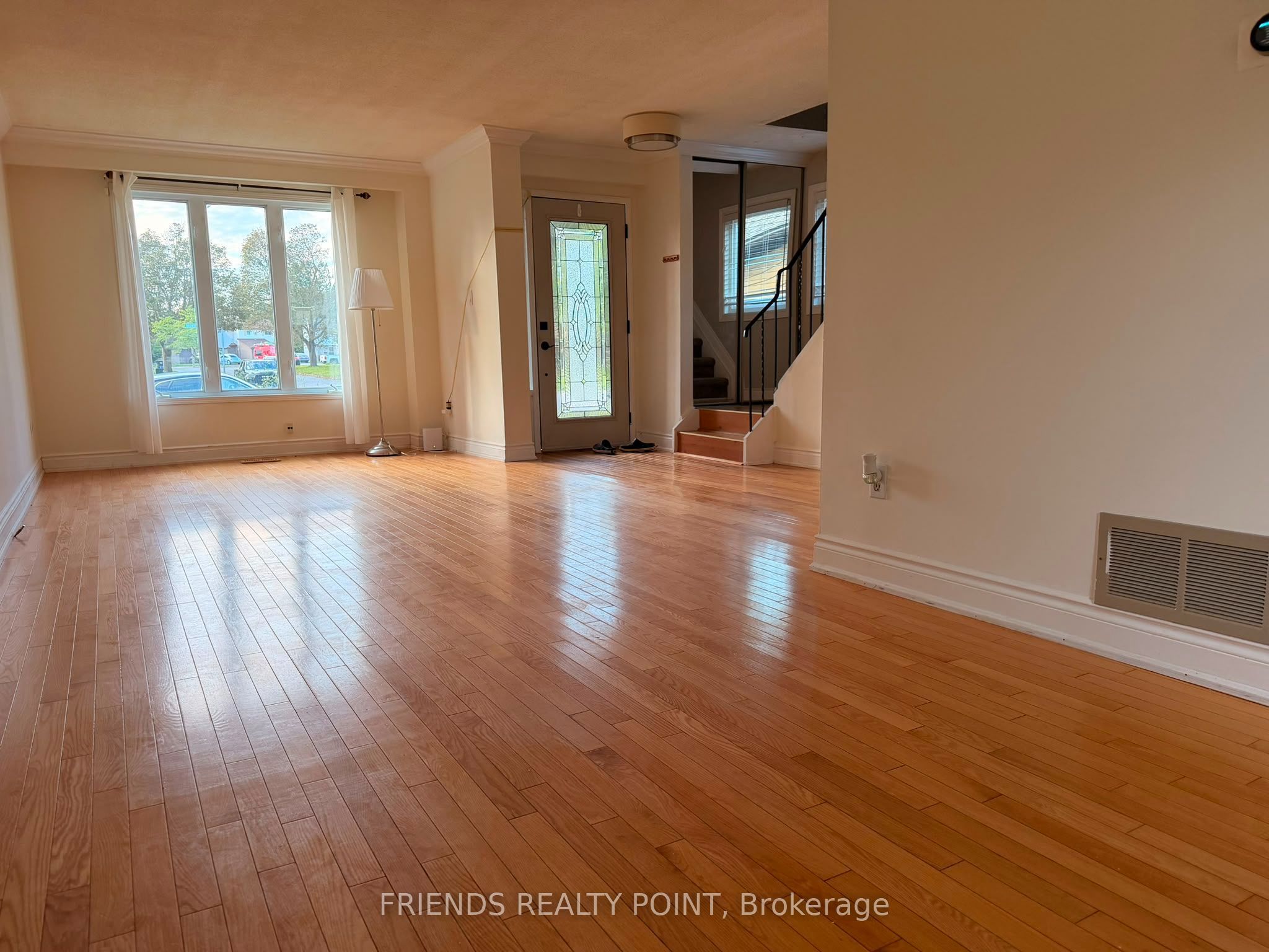 242 Browning Trail, Barrie, ON L4N 5C1 photo 4