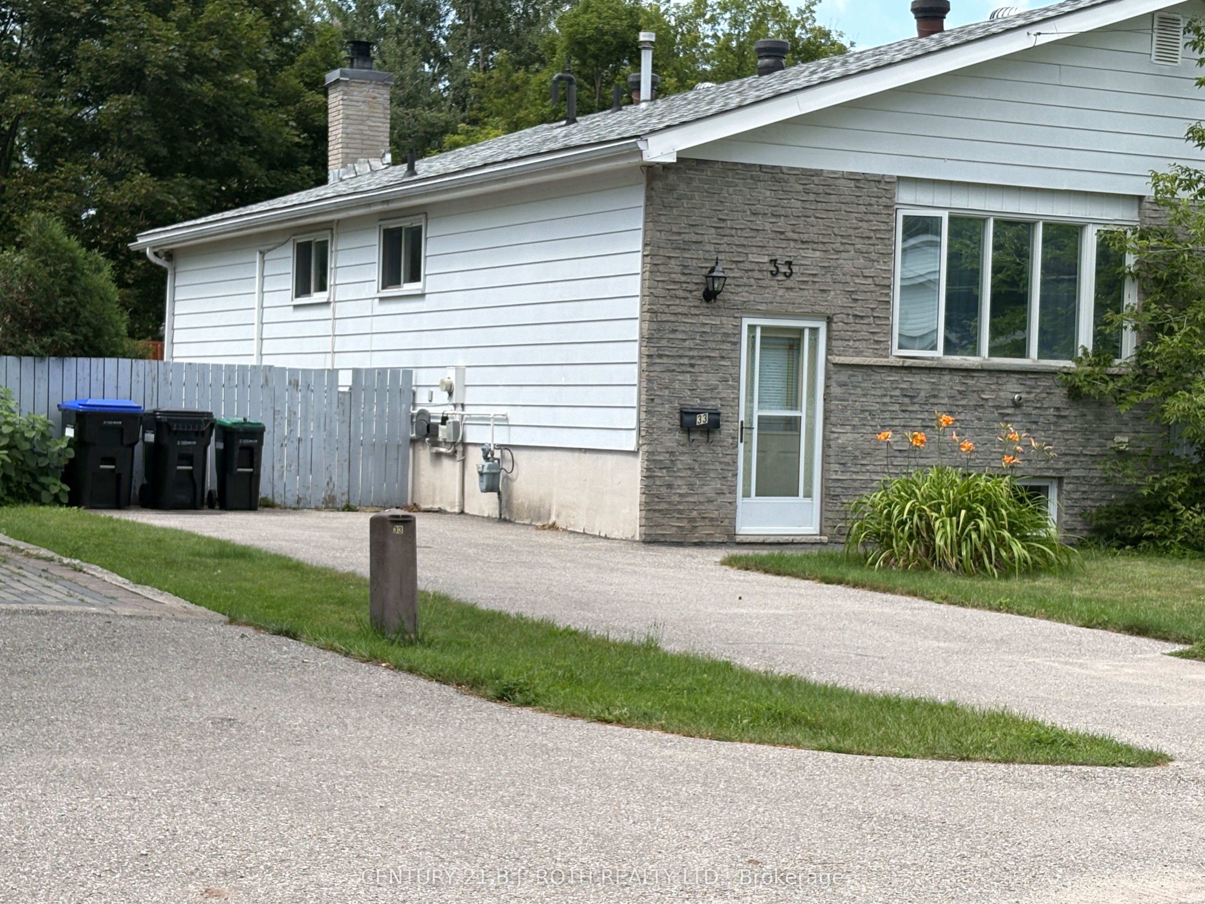 33 Beaumaur Drive, Penetanguishene, ON L9M 1V7
