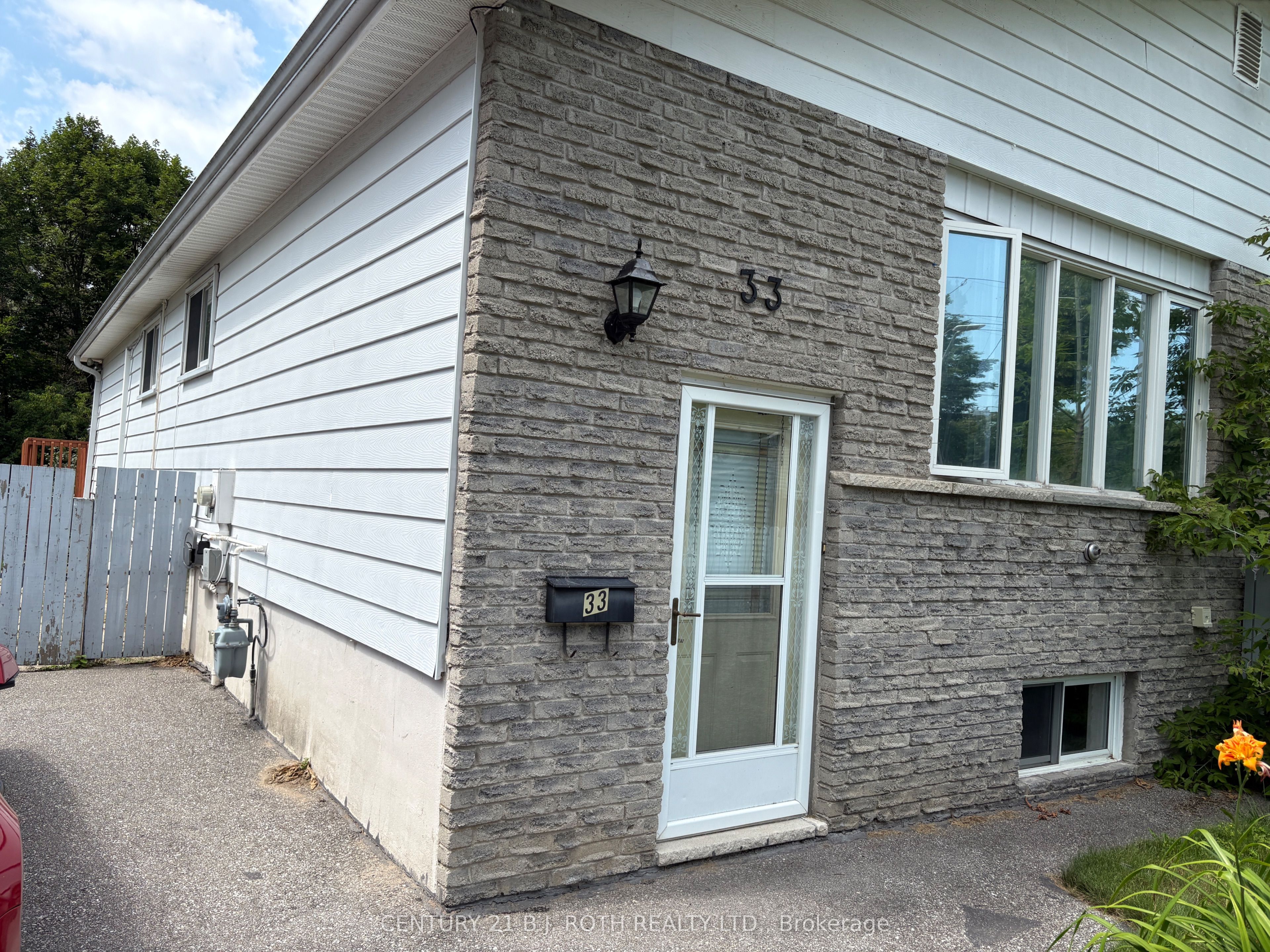 33 Beaumaur Drive, Penetanguishene, ON L9M 1V7 photo 2