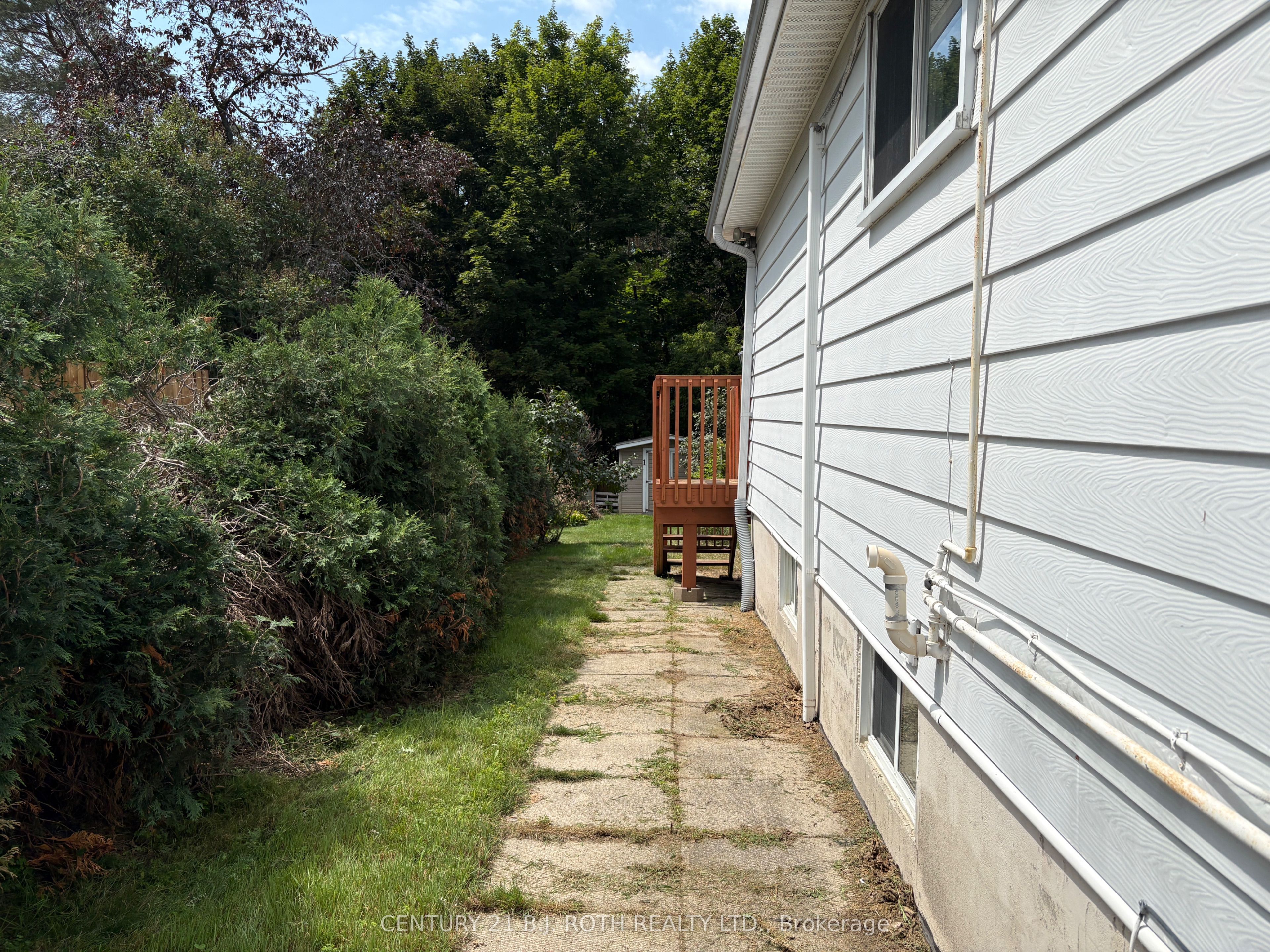 33 Beaumaur Drive, Penetanguishene, ON L9M 1V7 photo 3