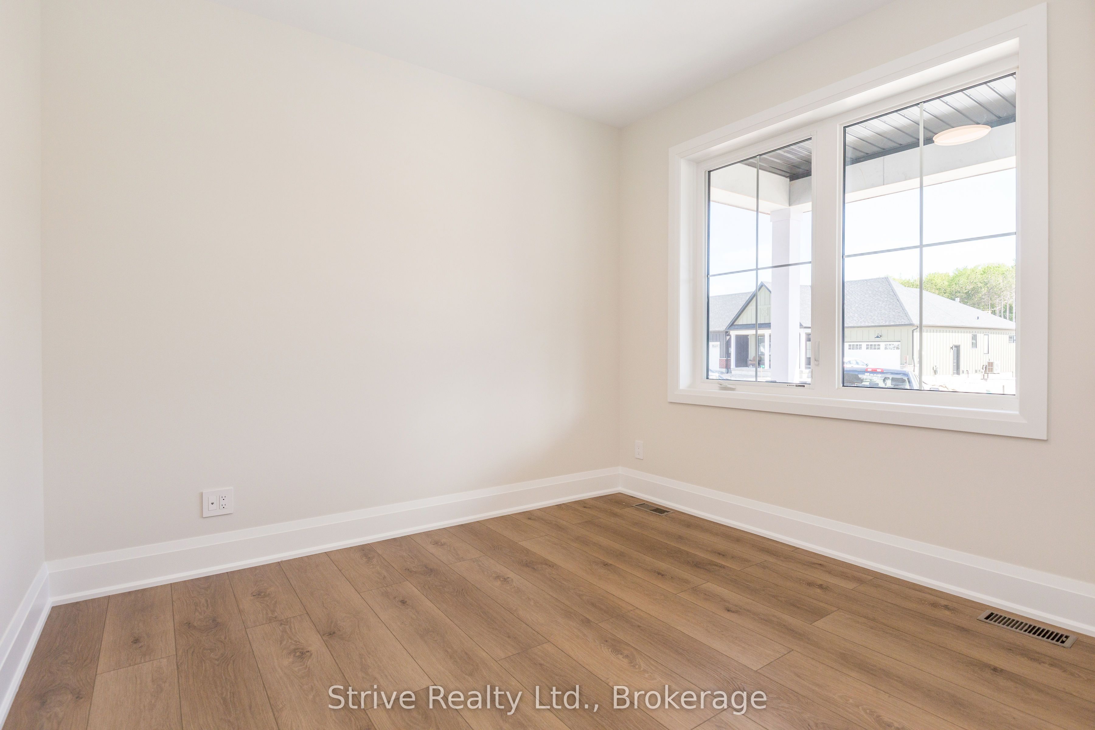 14 Northland Court, Oro-Medonte, ON L9J 1C4 photo 3