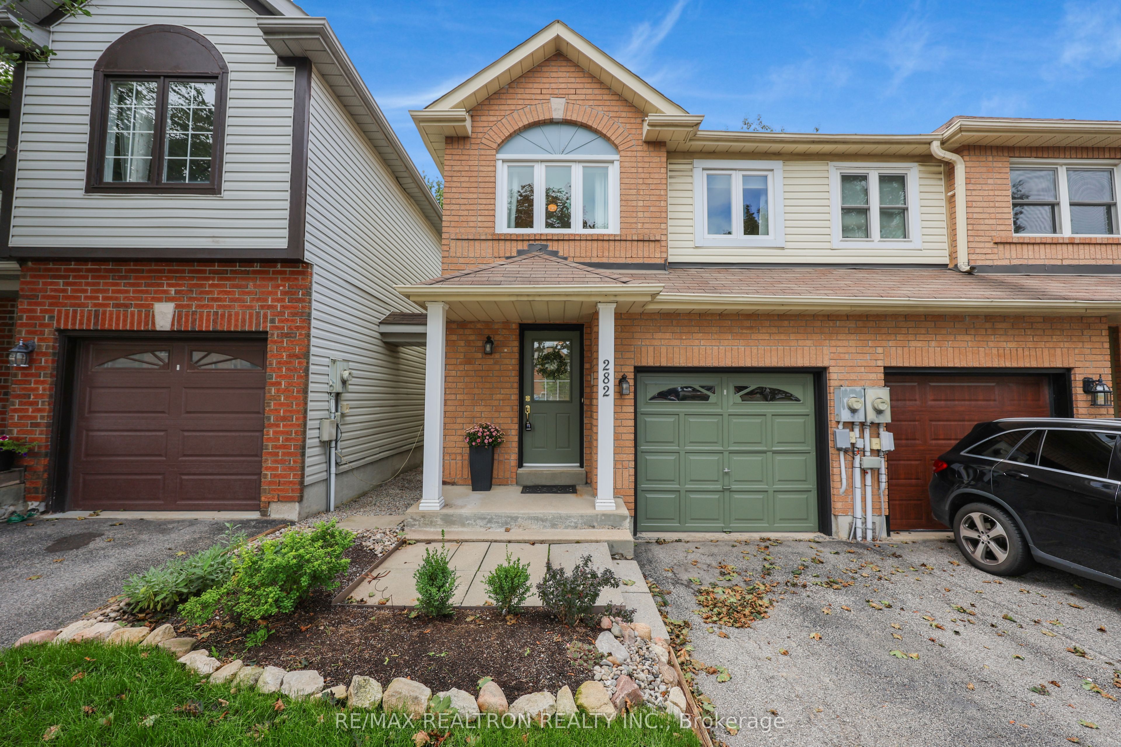 282 Ferndale Drive S, Barrie, ON L4N 8J9