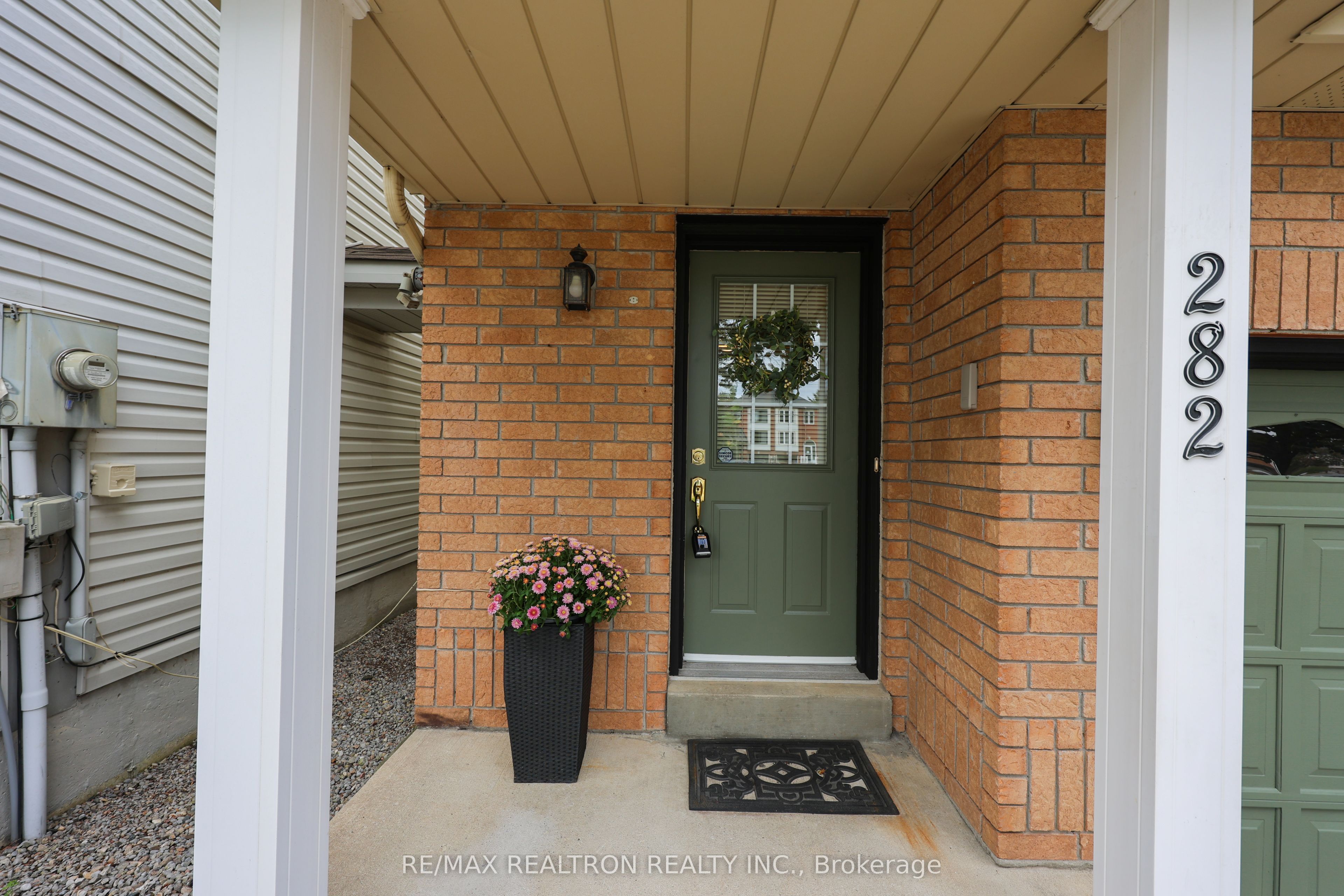 282 Ferndale Drive S, Barrie, ON L4N 8J9 photo 4