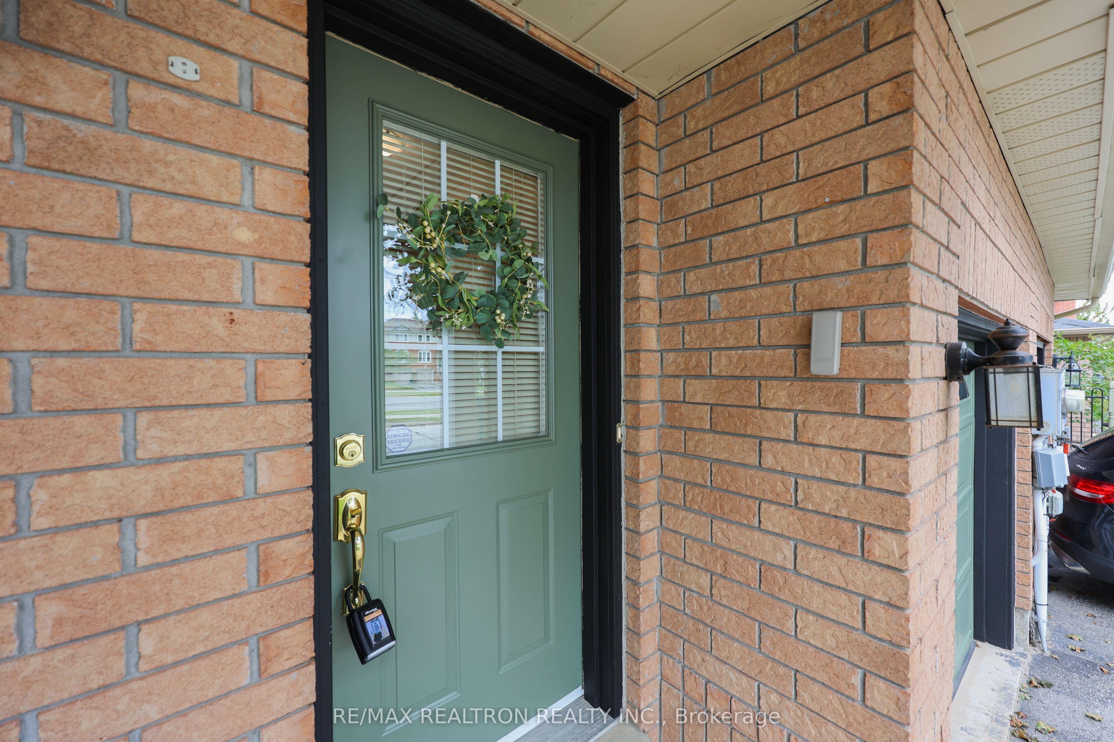 282 Ferndale Drive S, Barrie, ON L4N 8J9 photo 5
