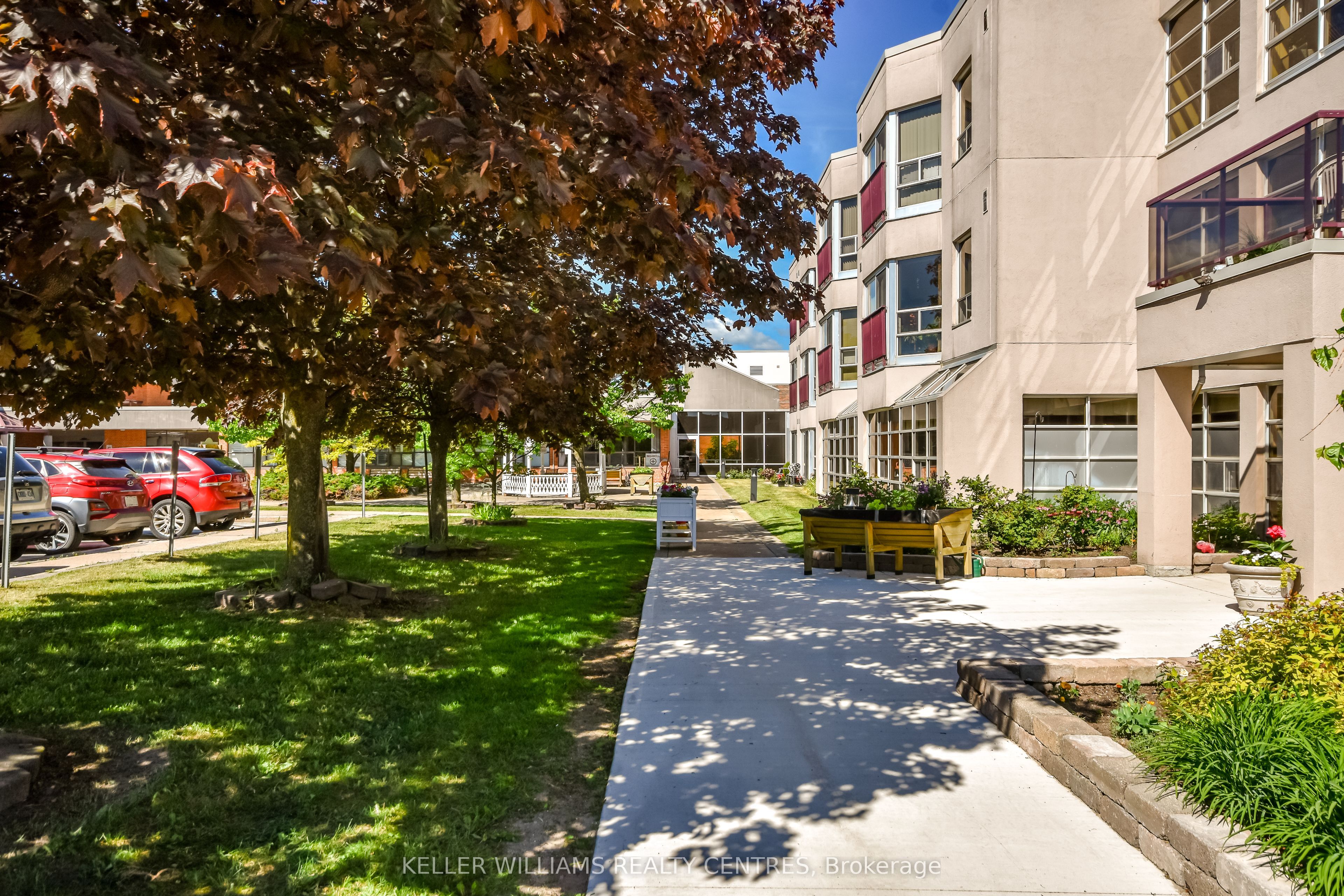 49 Raglan Street 102, Collingwood, ON L9Y 4X1 photo 2