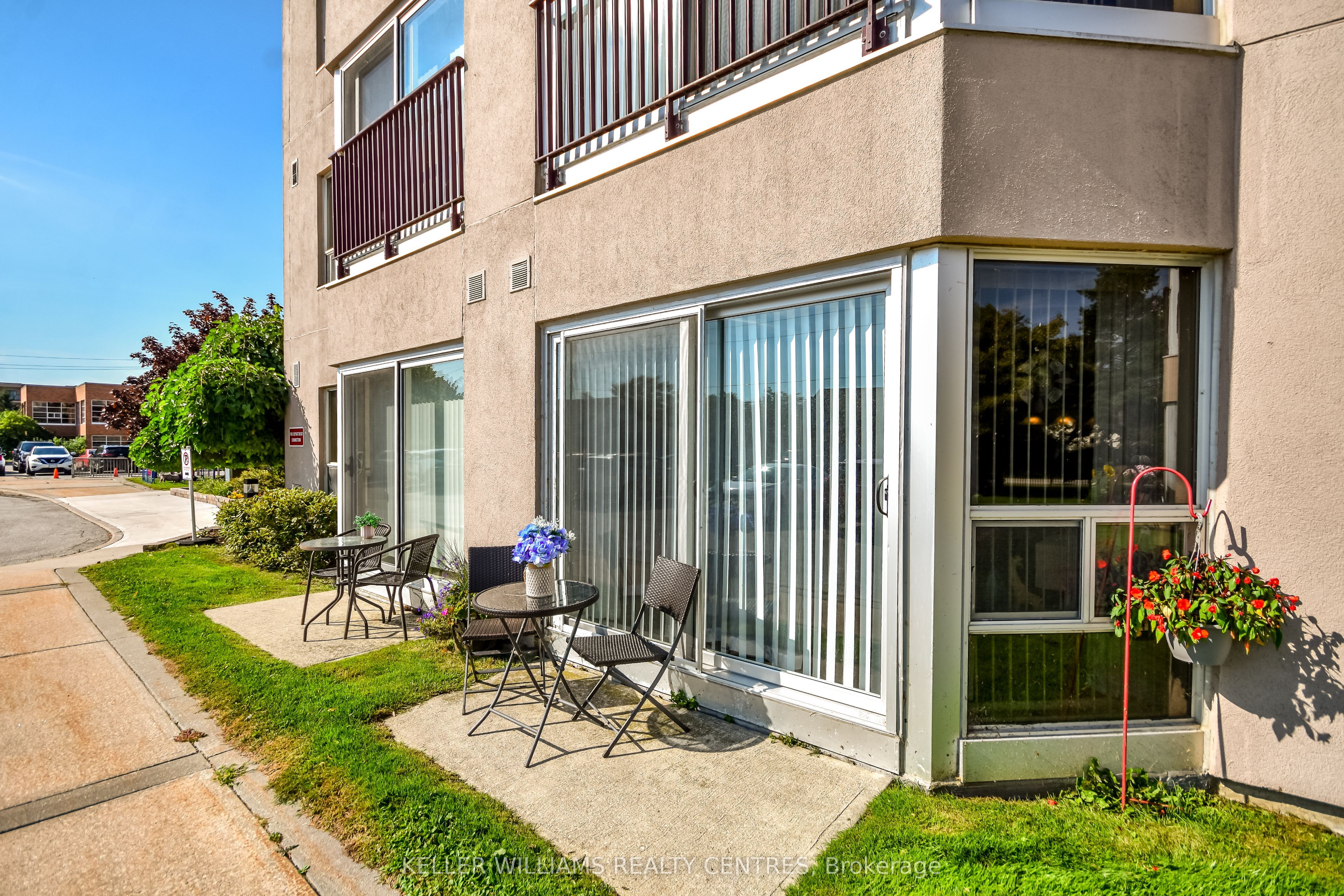 49 Raglan Street 102, Collingwood, ON L9Y 4X1 photo 3