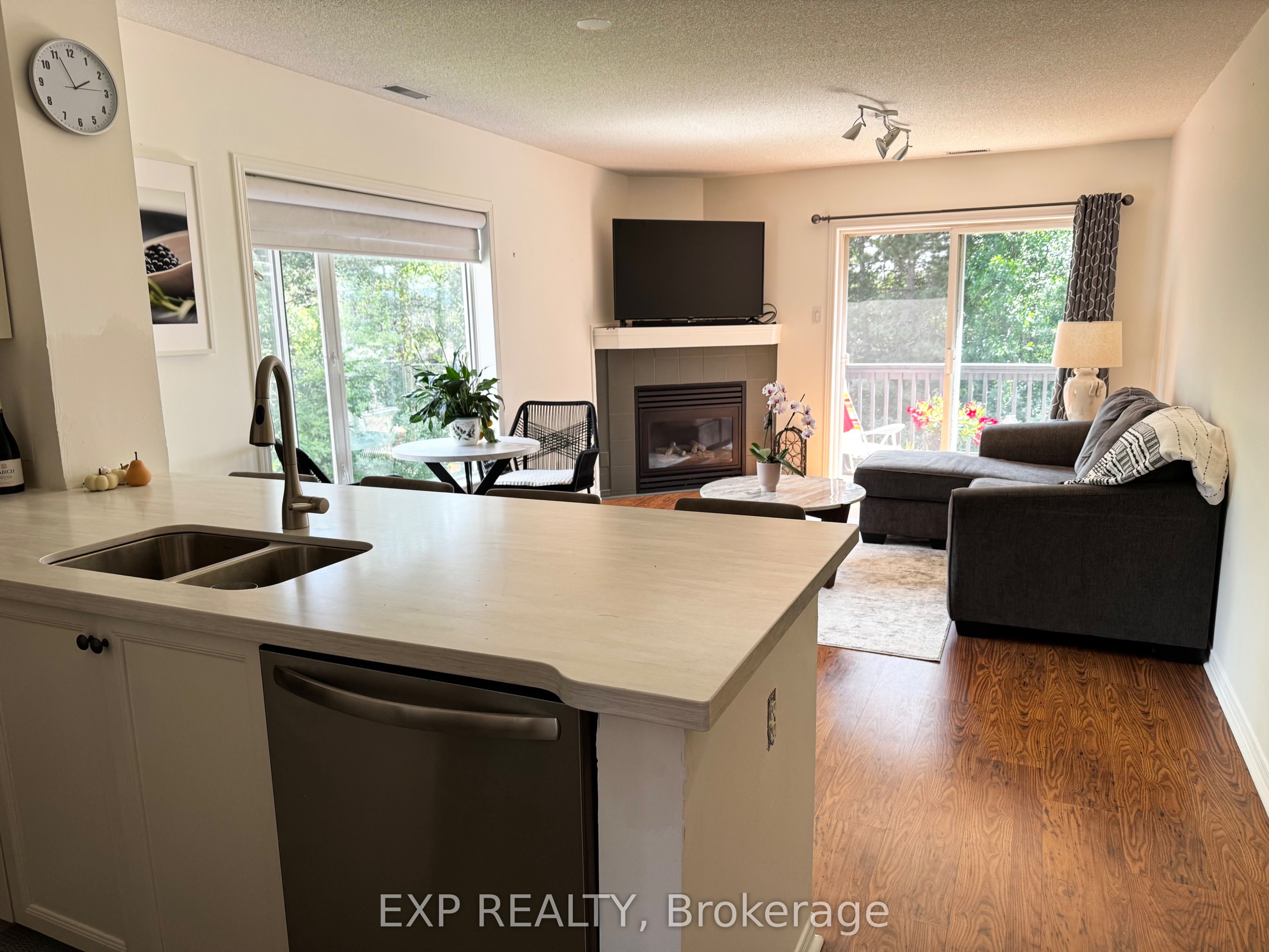 330 Mariners Way 1, Collingwood, ON L9Y 5C7