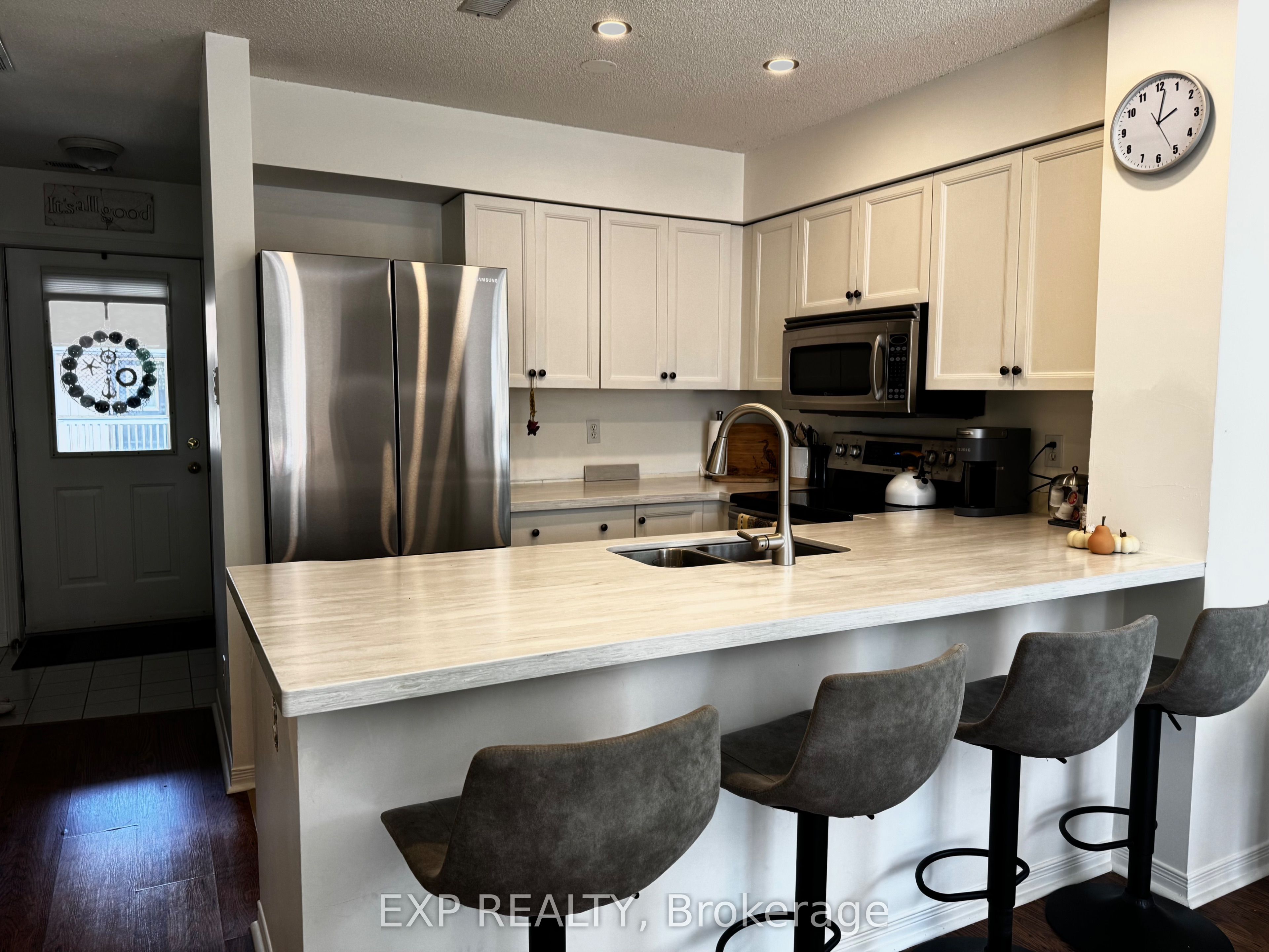330 Mariners Way 1, Collingwood, ON L9Y 5C7 photo 2