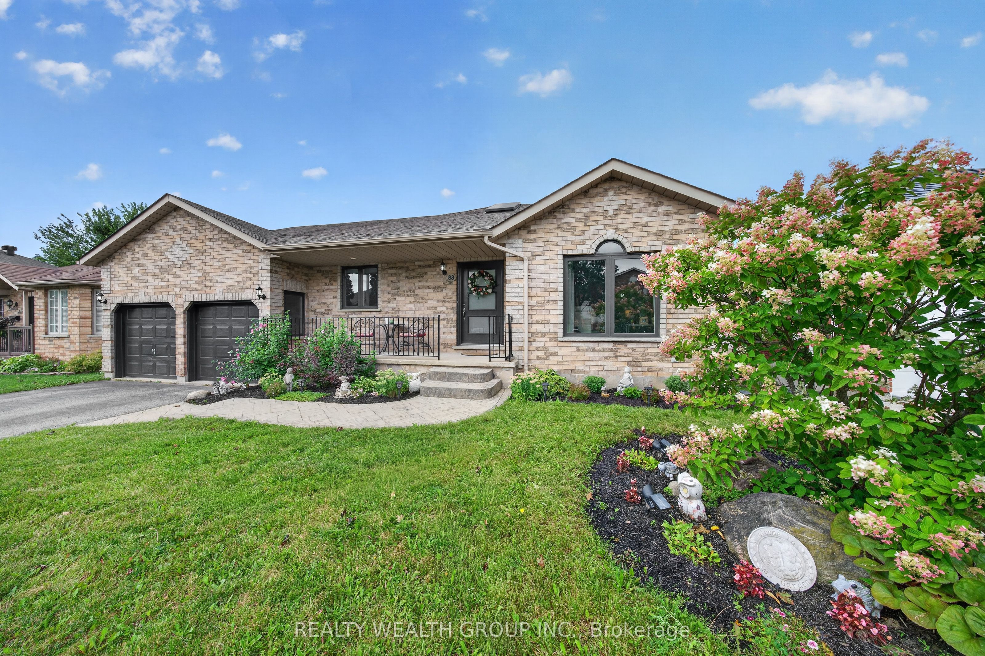 83 Logan Court, Barrie, ON L4N 8G7 photo 2