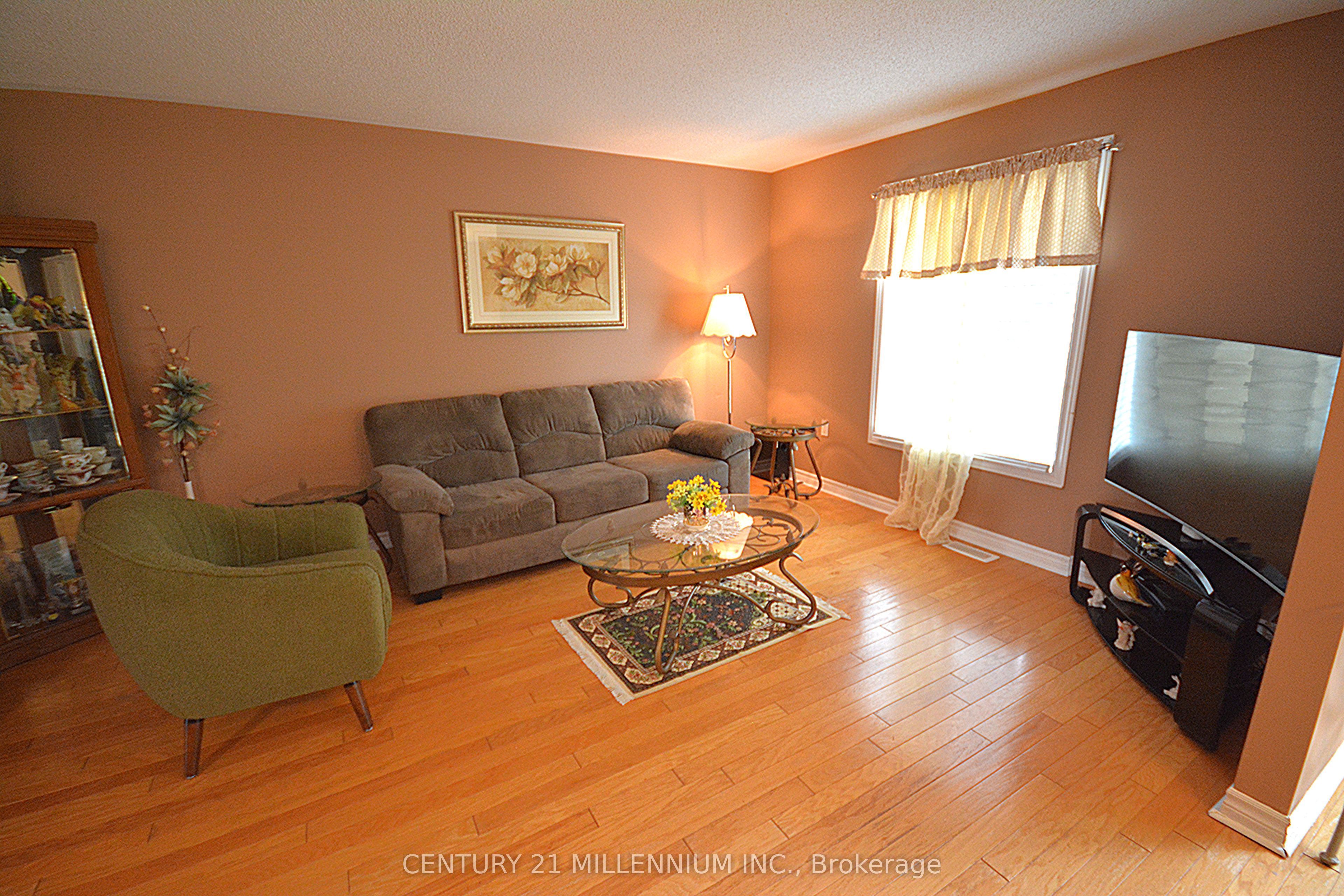 70 Pennsylvania Ave, Wasaga Beach, ON L9Z 3A8 photo 4