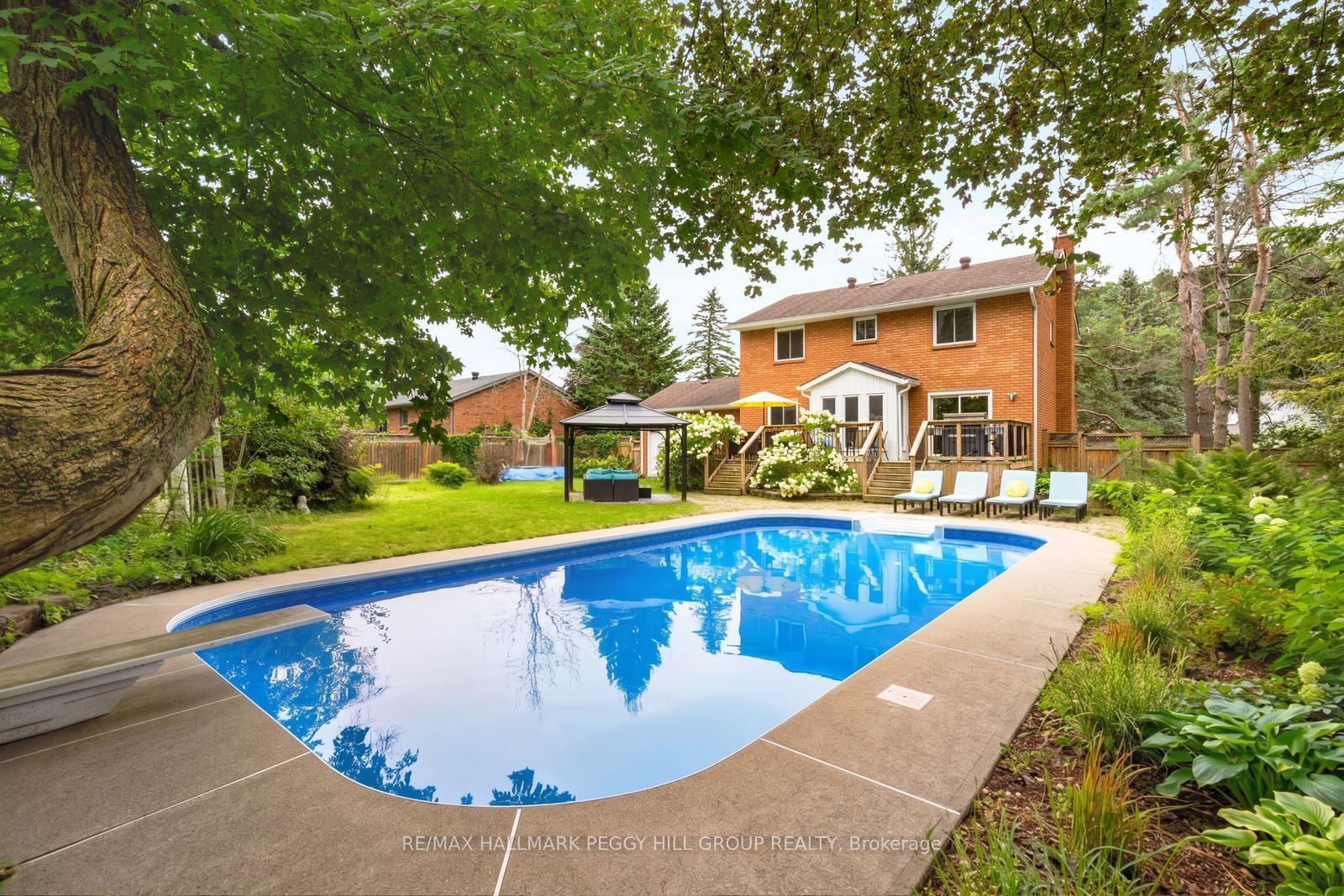 10 Rosewood Avenue, Springwater, ON L9X 0P5 photo 2
