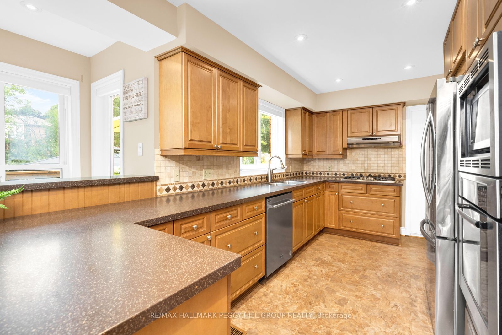 10 Rosewood Avenue, Springwater, ON L9X 0P5 photo 3
