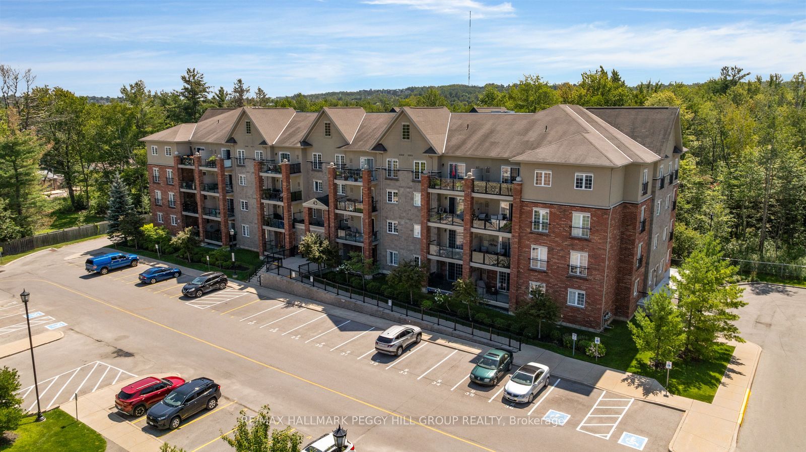 43 Ferndale Drive S 302, Barrie, ON L4N 5W6 photo 2