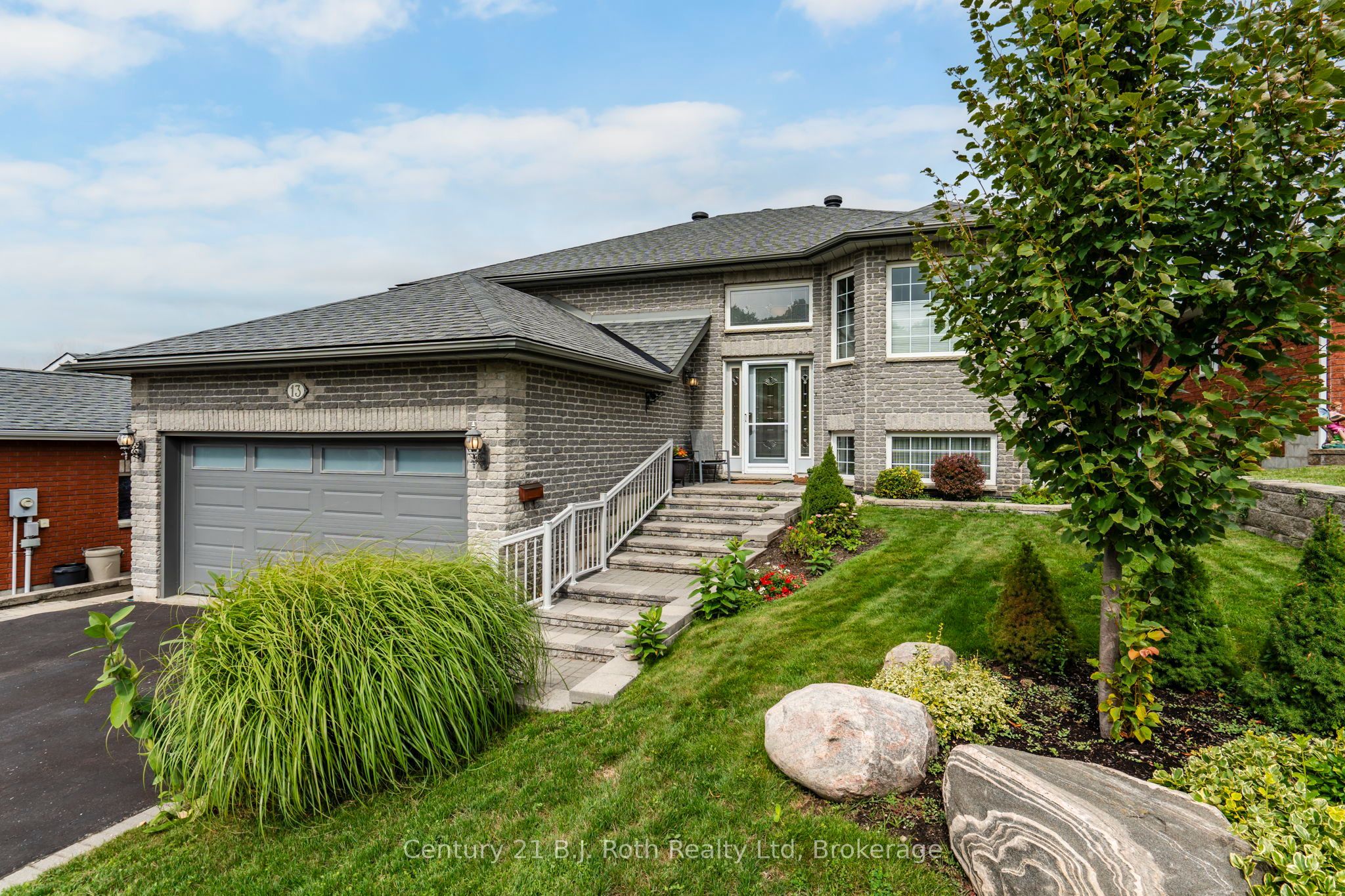 13 Charles Street, Penetanguishene, ON L9M 2G6 photo 2