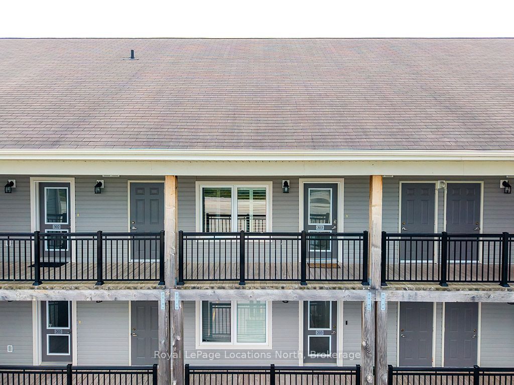 8 Brandy Lane Drive 303, Collingwood, ON L9Y 0X4 photo 4