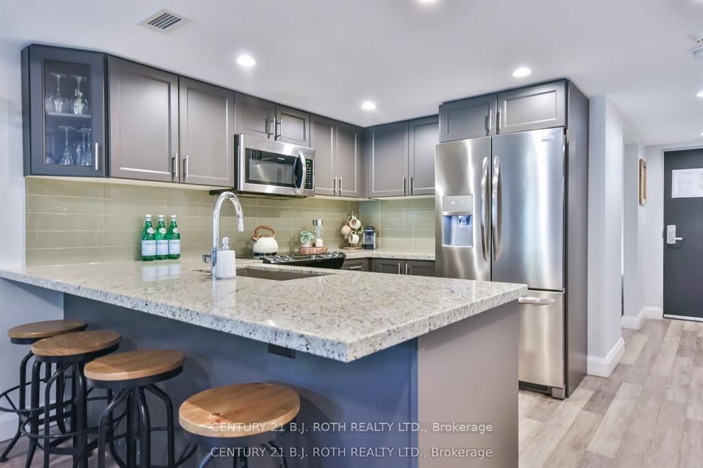 80 Horseshoe Boulevard 406, Oro-Medonte, ON L4M 4Y8 photo 2