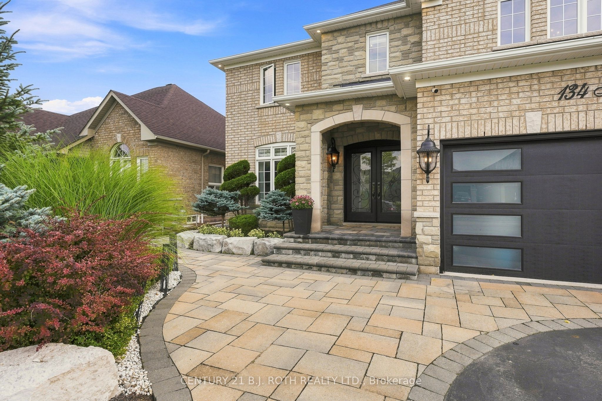 134 Sandringham Drive, Barrie, ON L4M 0C9 photo 2