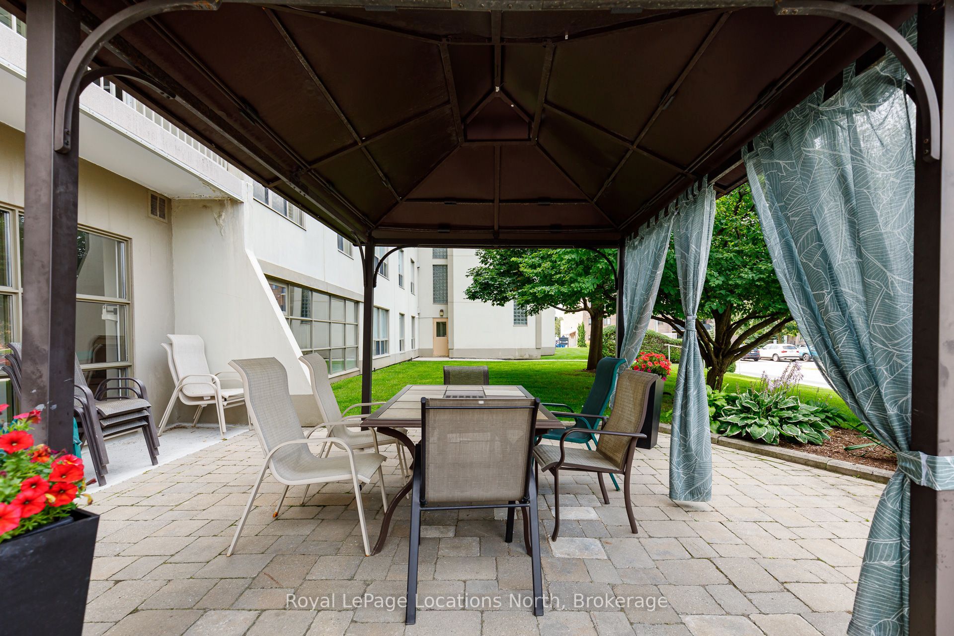172 Eighth Street 406, Collingwood, ON L9Y 4T2 photo 3