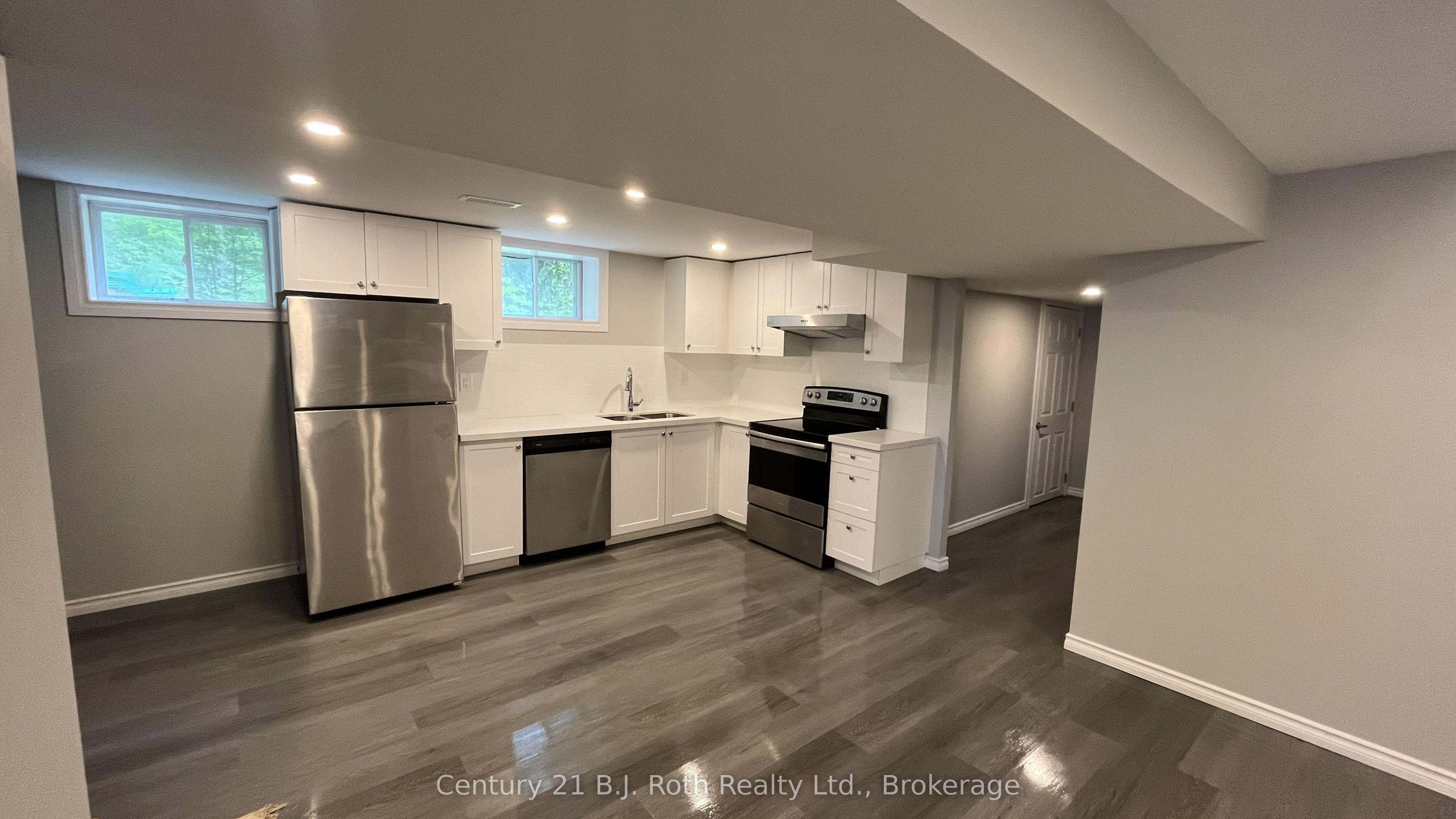 687 Victoria Street Lower, Midland, ON L4R 1A9
