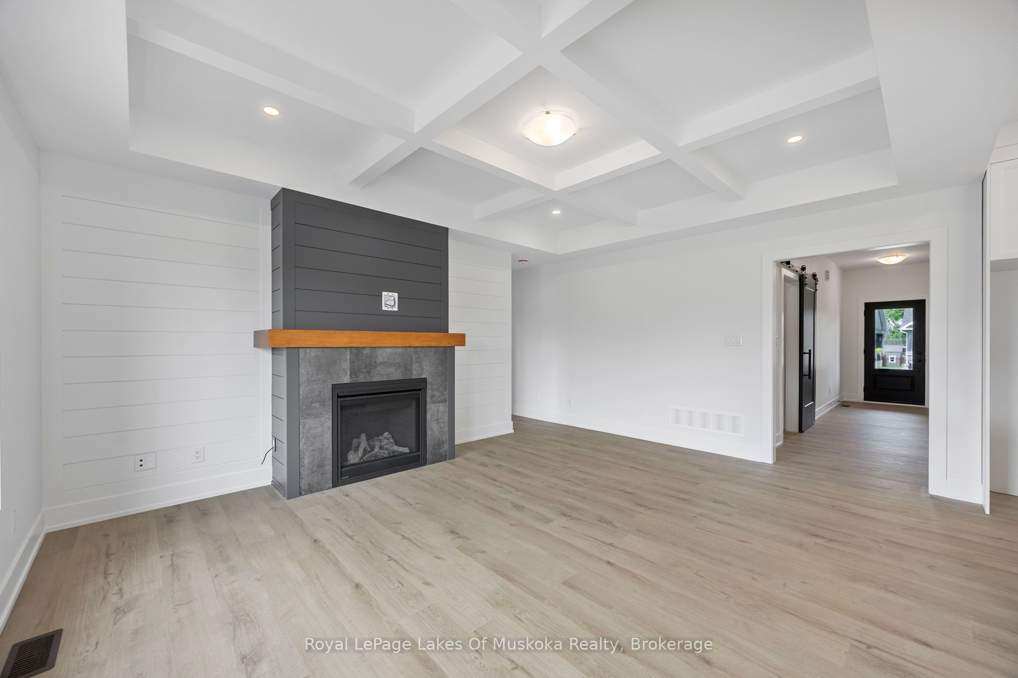 114 Brandon Avenue, Severn, ON L0K 1E0 photo 5