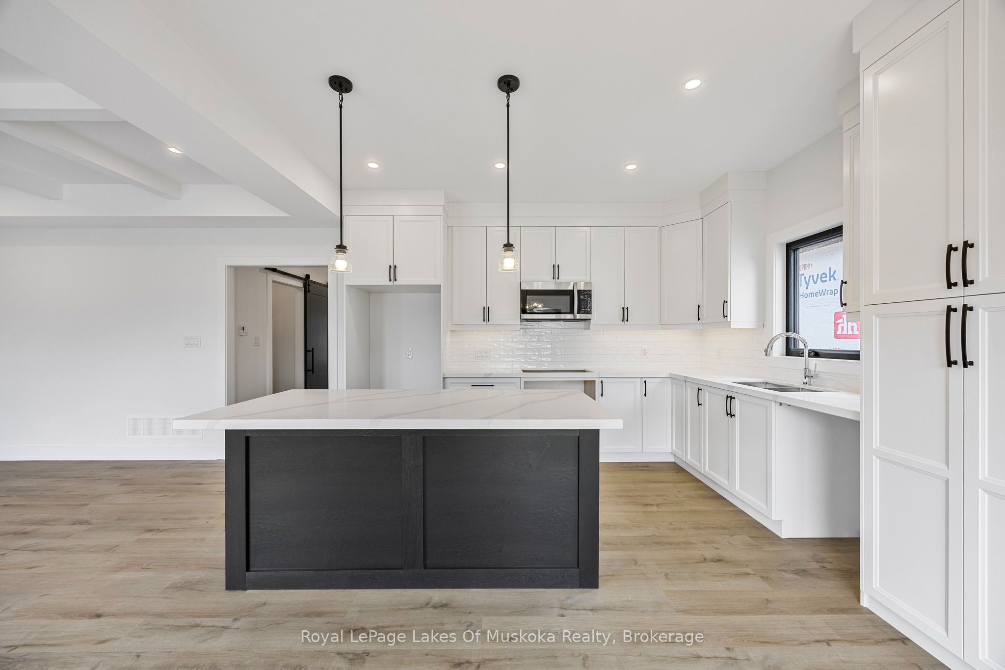 37 Harold Avenue, Severn, ON L0K 1E0 photo 3