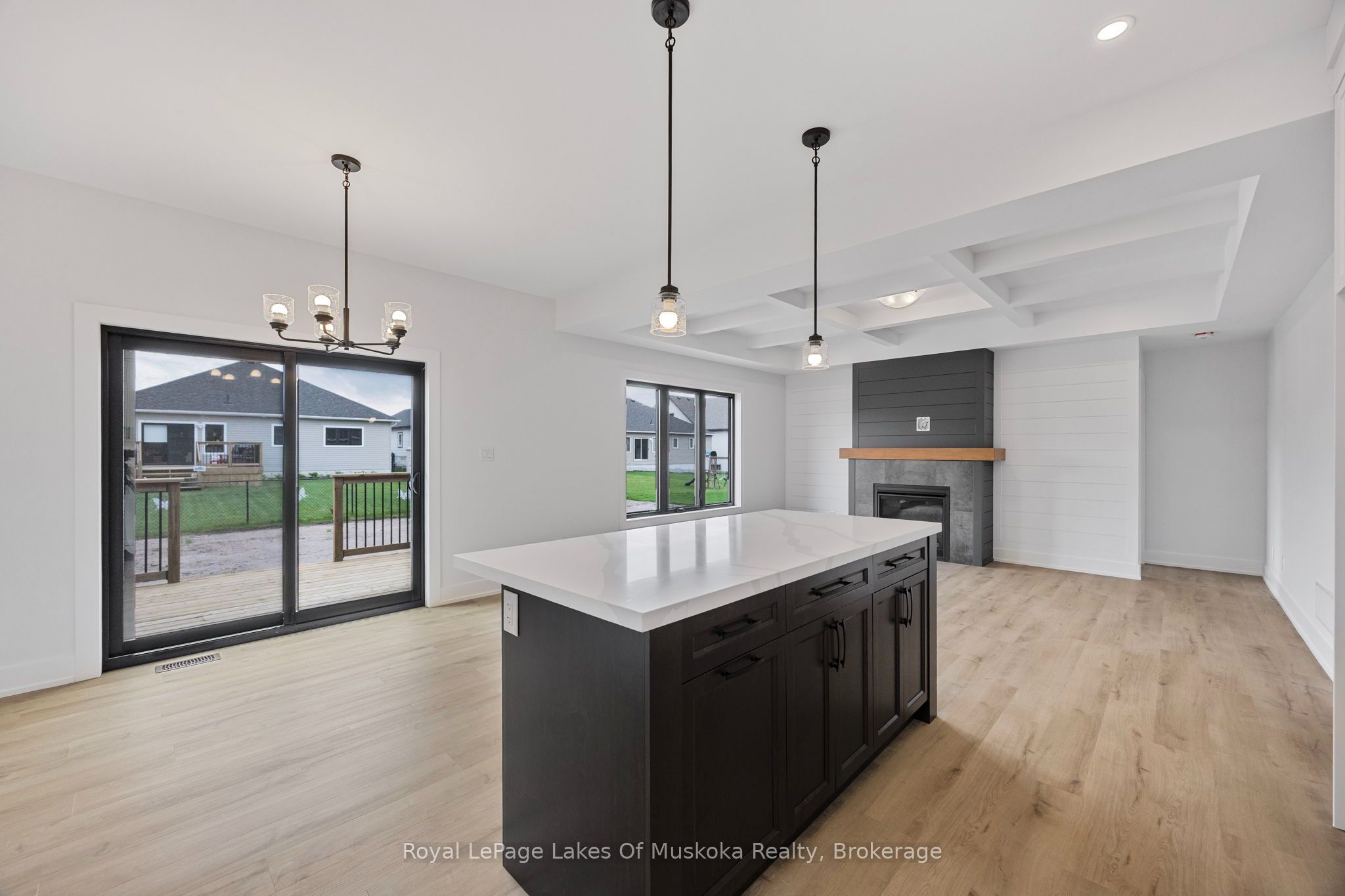 37 Harold Avenue, Severn, ON L0K 1E0 photo 4