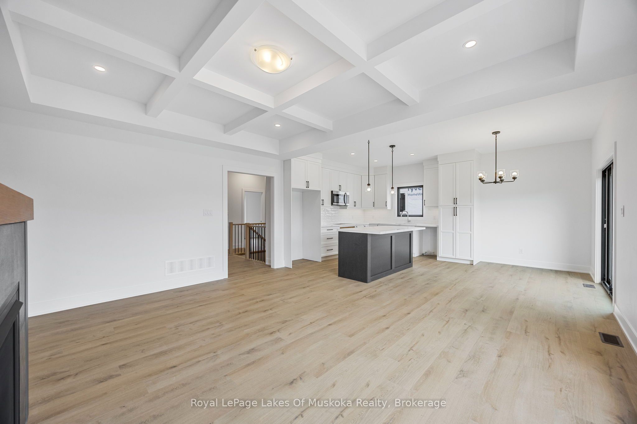 37 Harold Avenue, Severn, ON L0K 1E0 photo 5