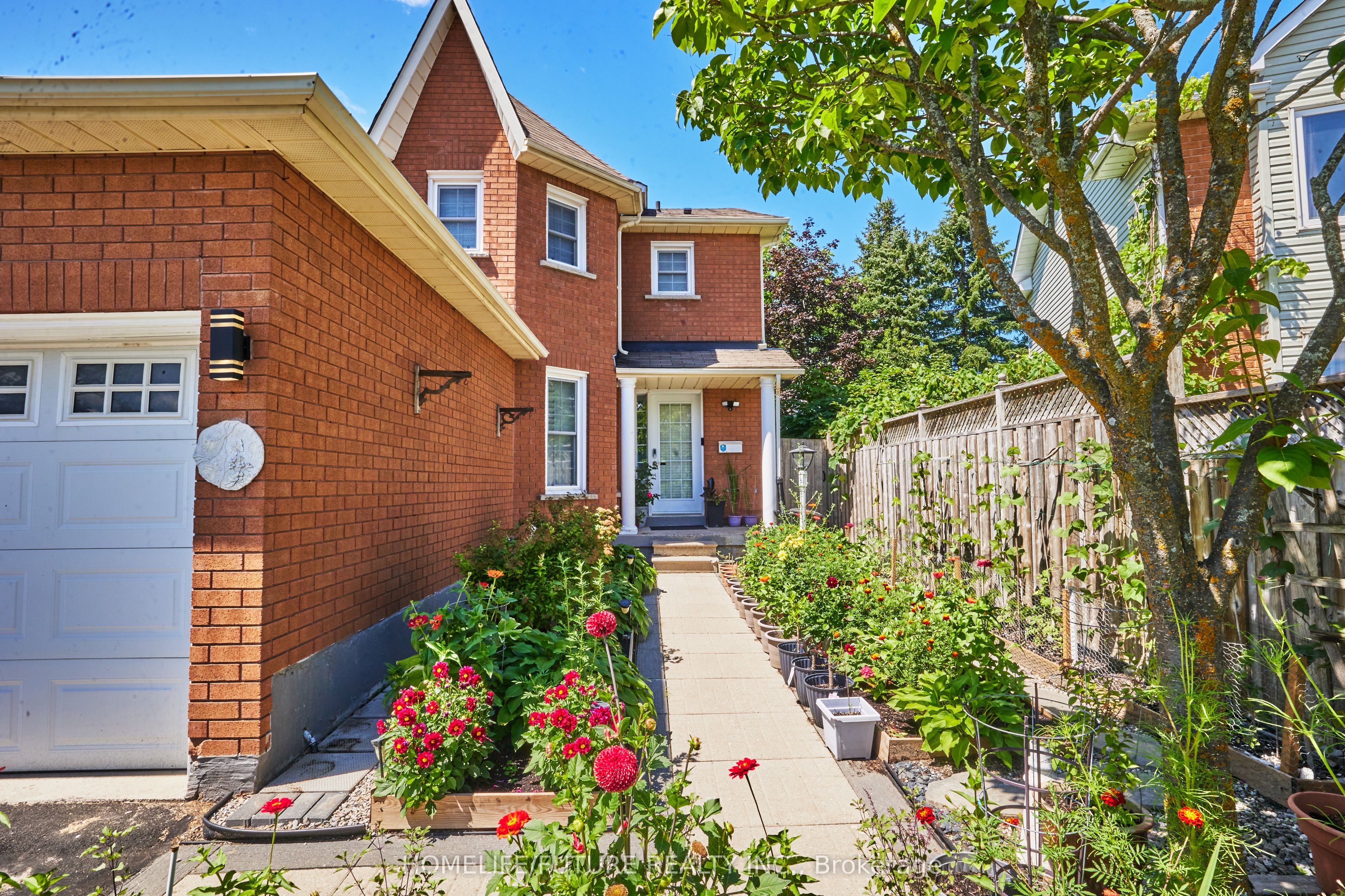 58 O'Shaughnessy Crescent, Barrie, ON L4N 7L8 photo 2