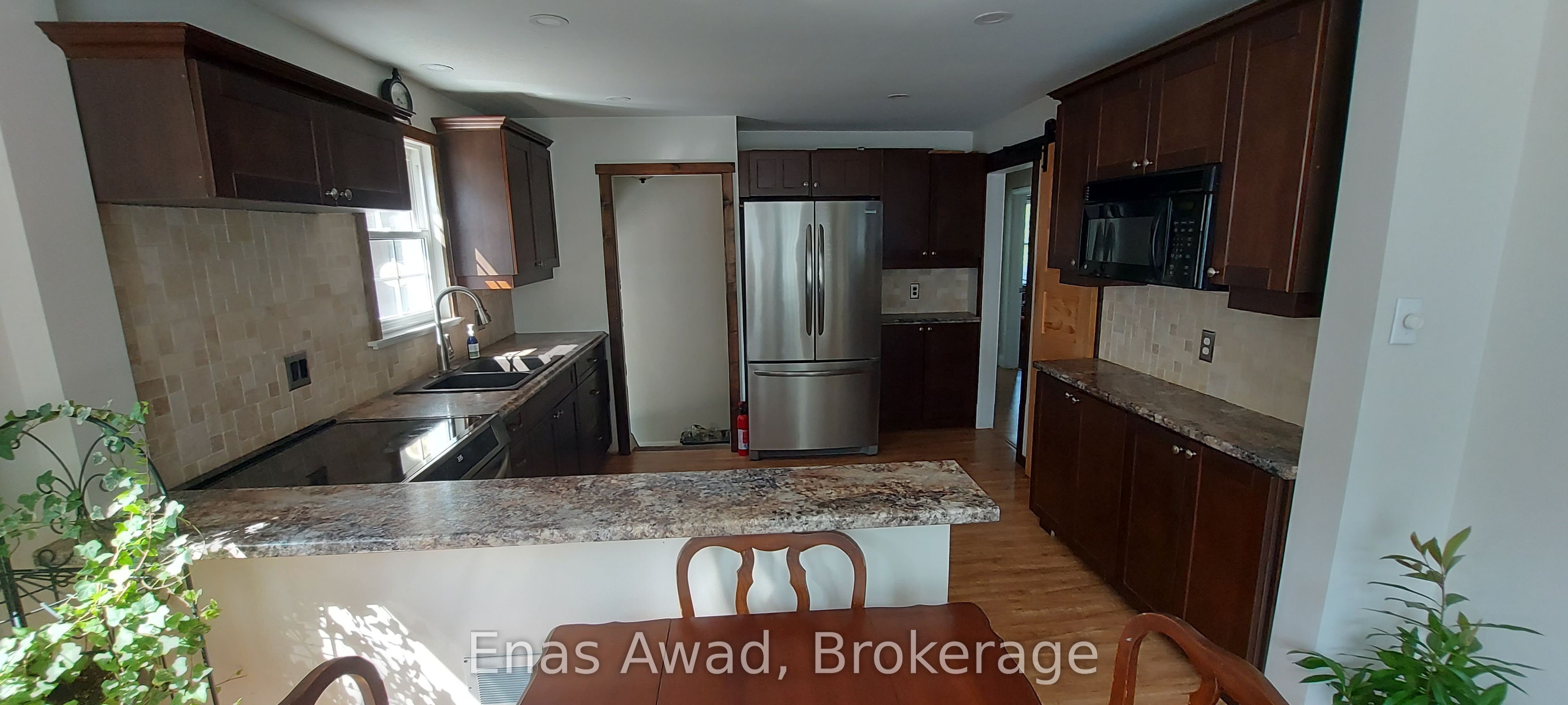8 Lavallee Crescent, Orillia, ON L3V 2B1 photo 3
