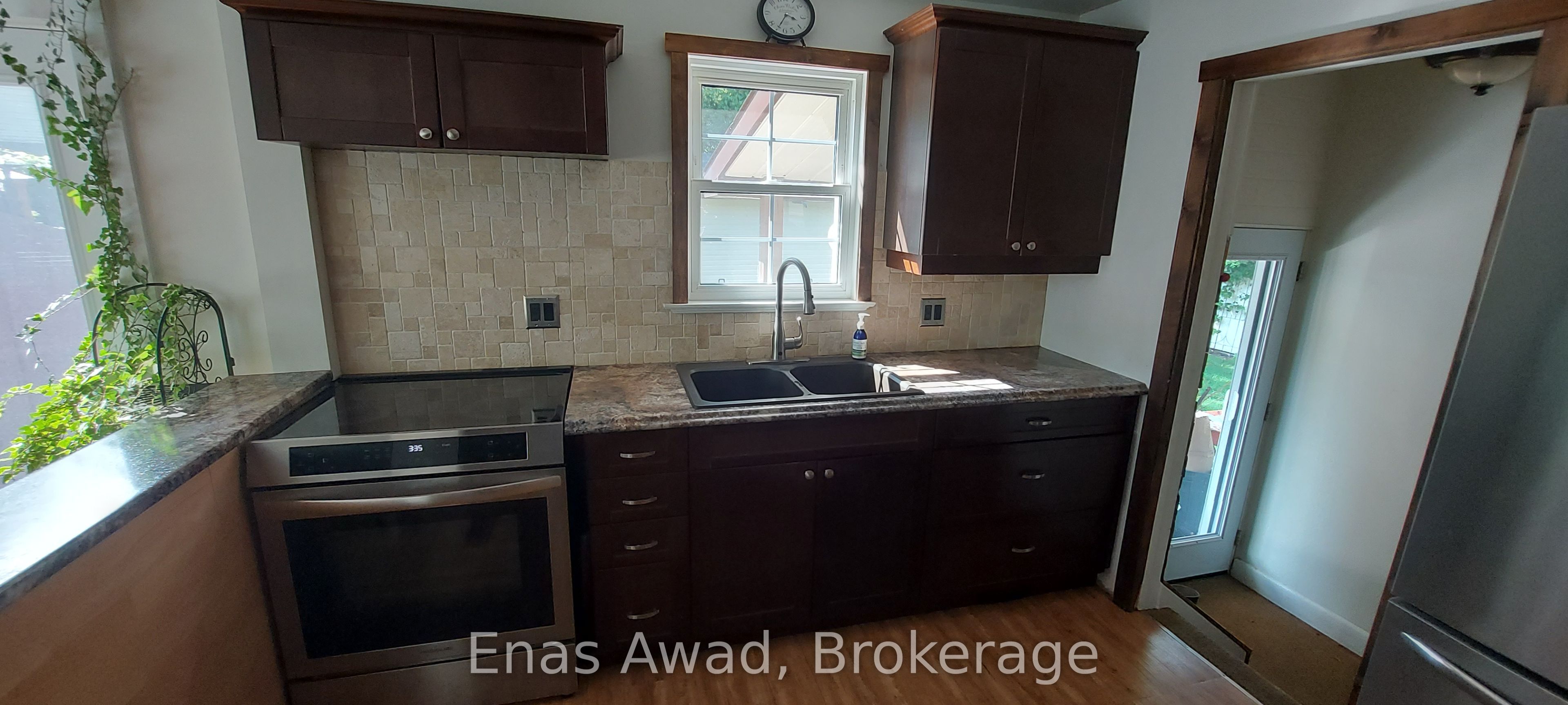 8 Lavallee Crescent, Orillia, ON L3V 2B1 photo 4