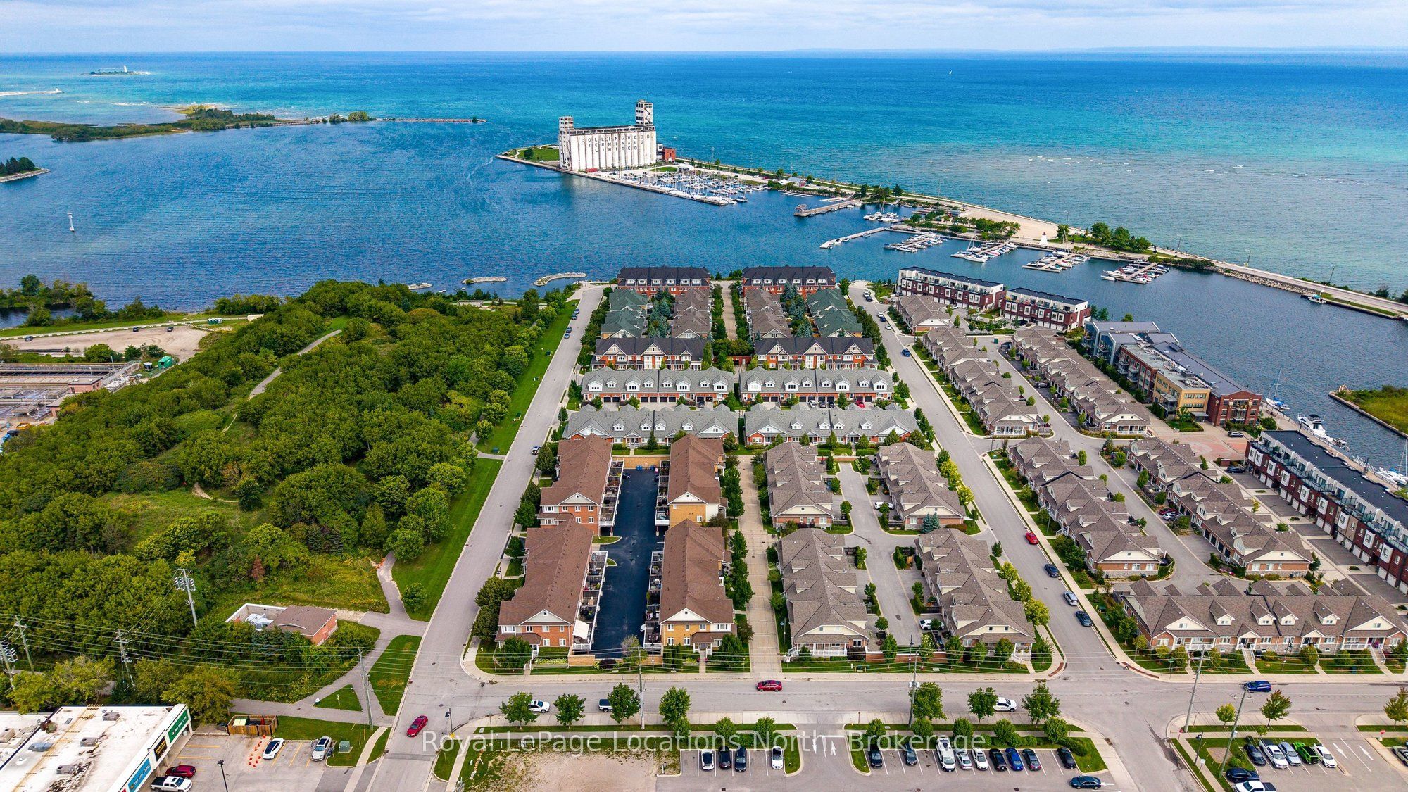 35 SIDE LAUNCH Way, Collingwood, ON L9Y 0J9 photo 2