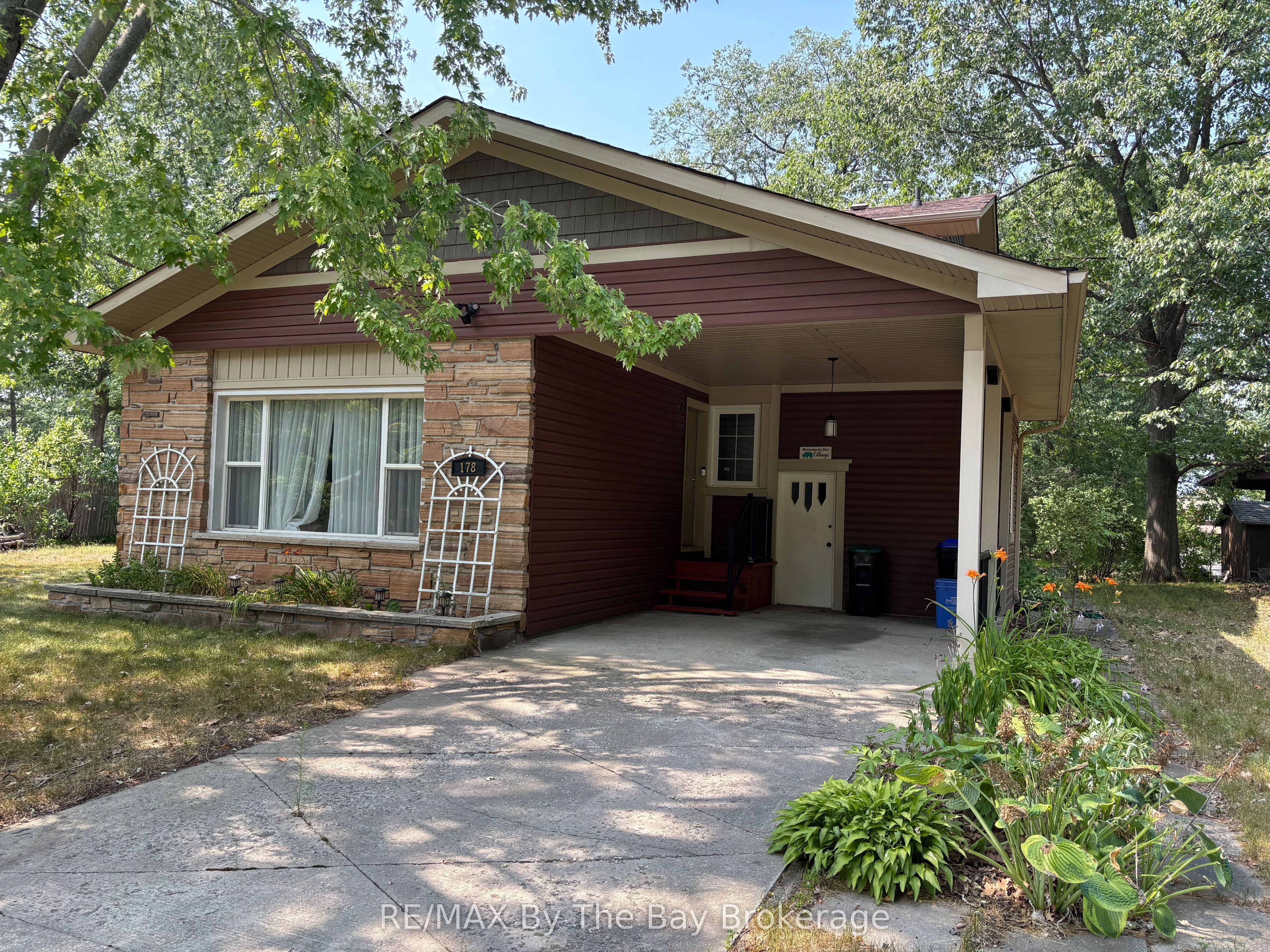 178 Oxbow Park Drive, Wasaga Beach, ON L9Z 2V7 photo 3