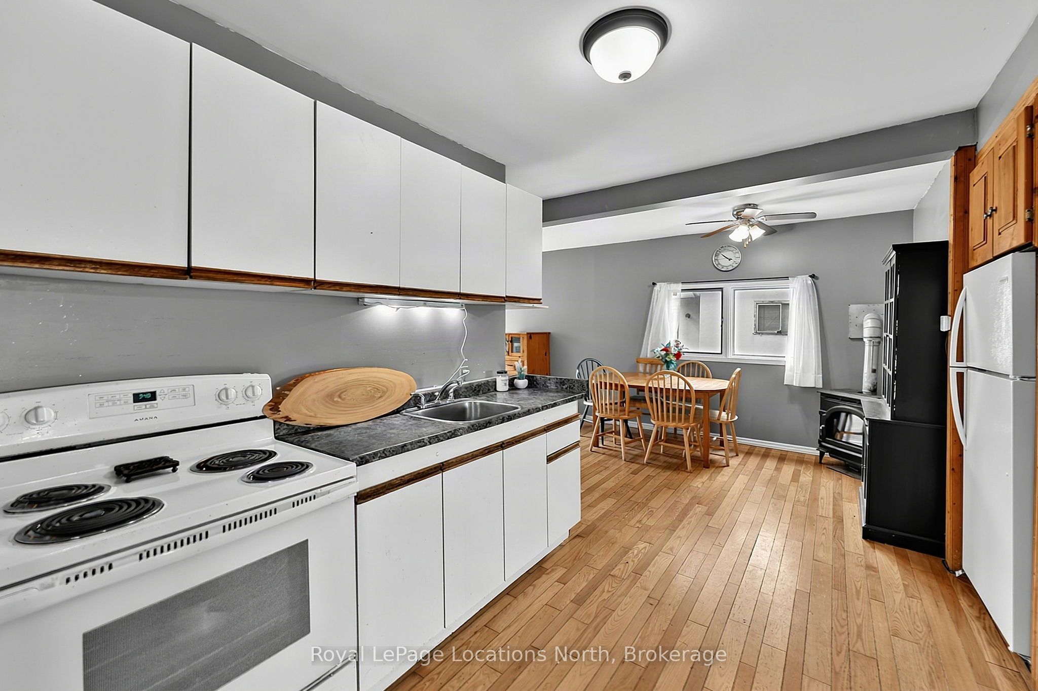 9031 Beachwood Road, Wasaga Beach, ON L9Z 2X9 photo 4