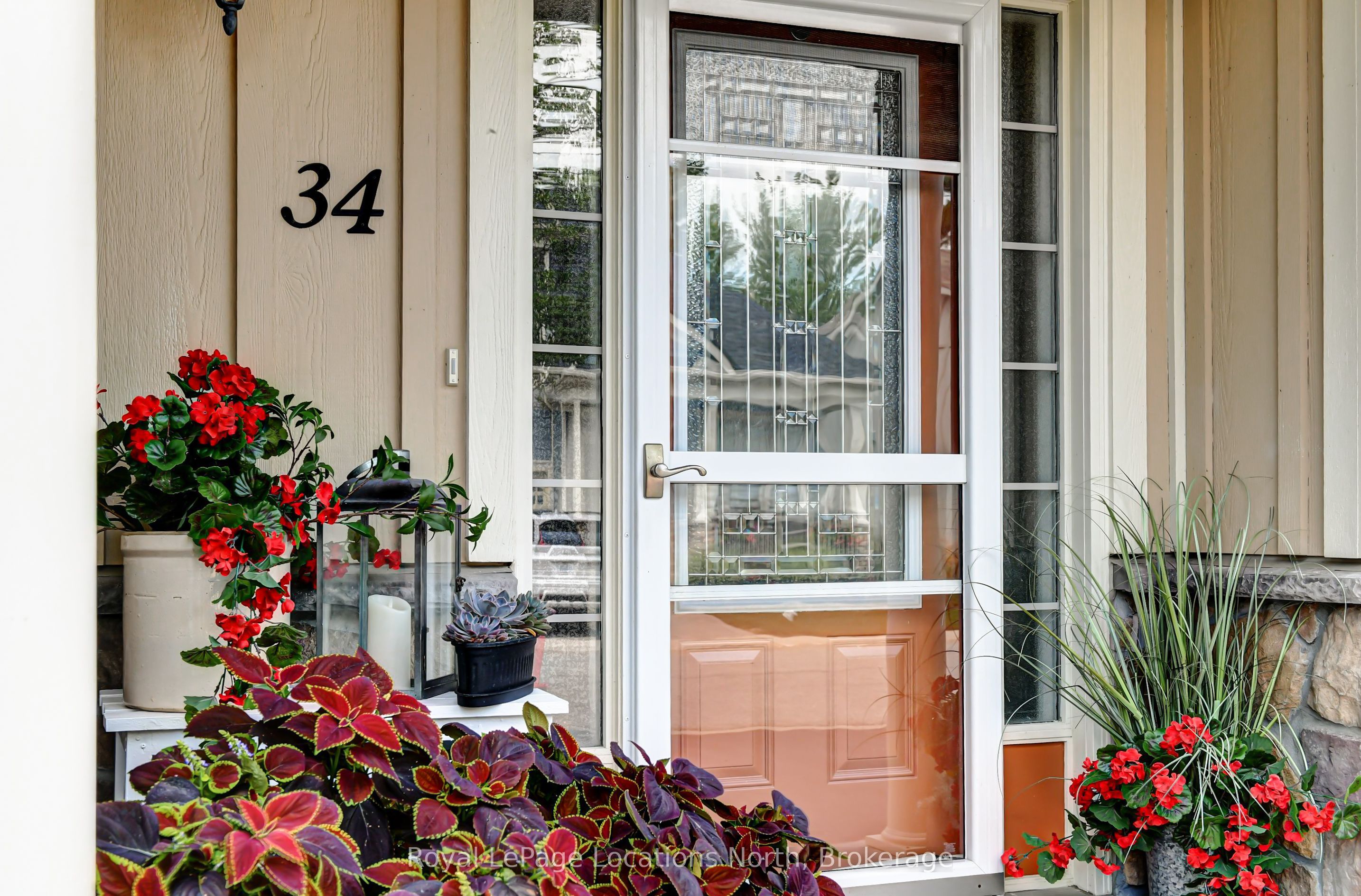34 Savannah Crescent, Wasaga Beach, ON L9Z 0E7 photo 4