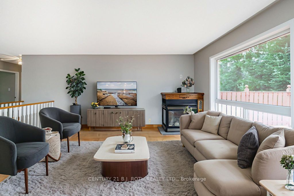 24 Ashton Street, Orillia, ON L3V 7V5 photo 2