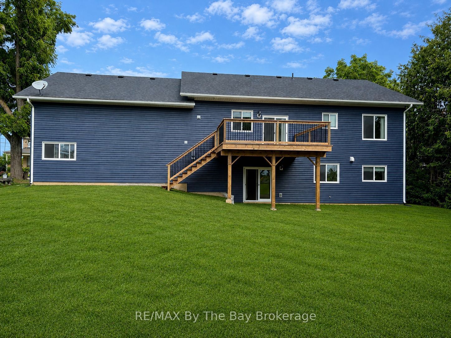 146 Mary Street, Clearview, ON L0M 1G0 photo 2