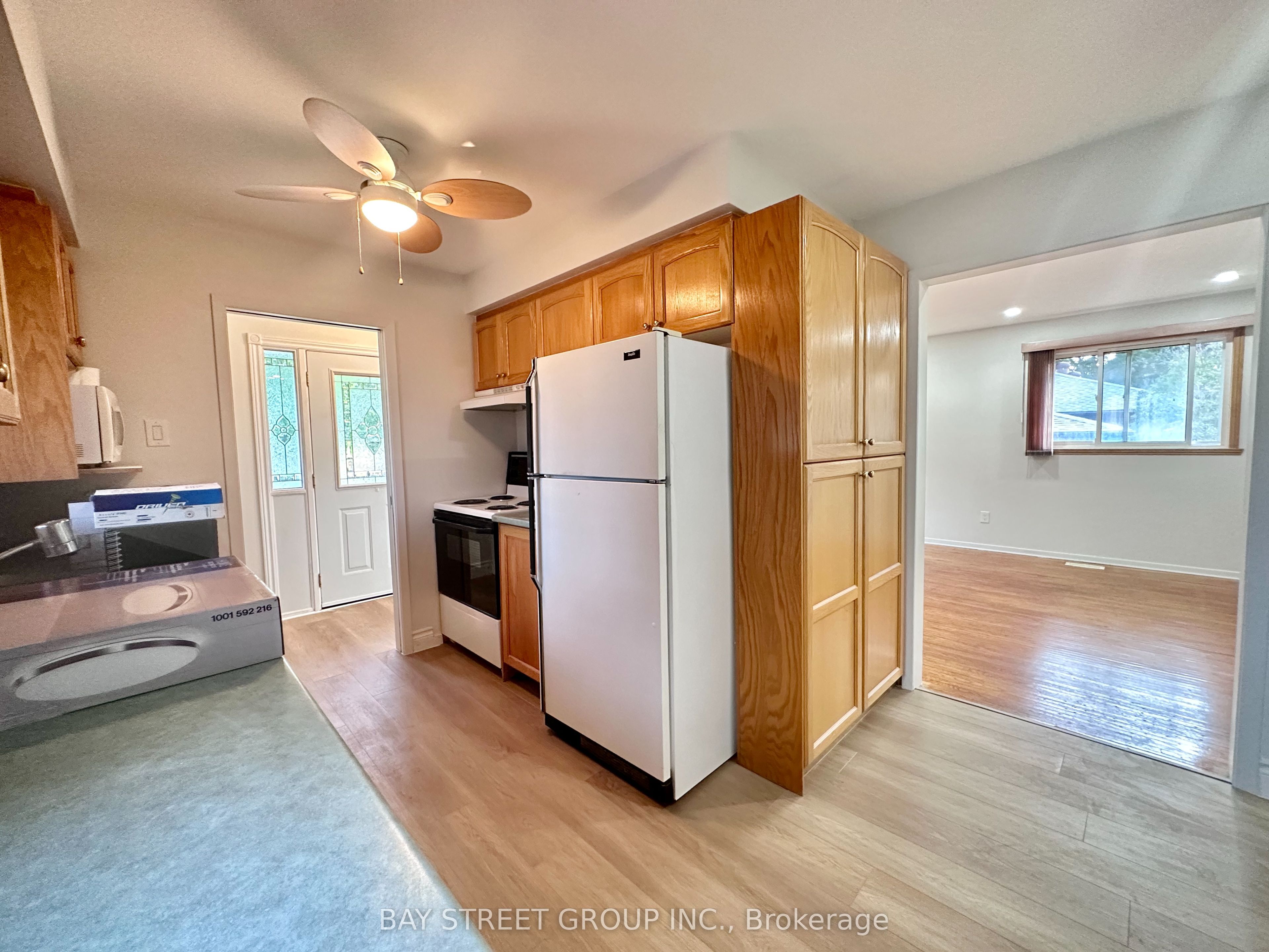 180 Rose Street, Barrie, ON L4M 2T9 photo 3