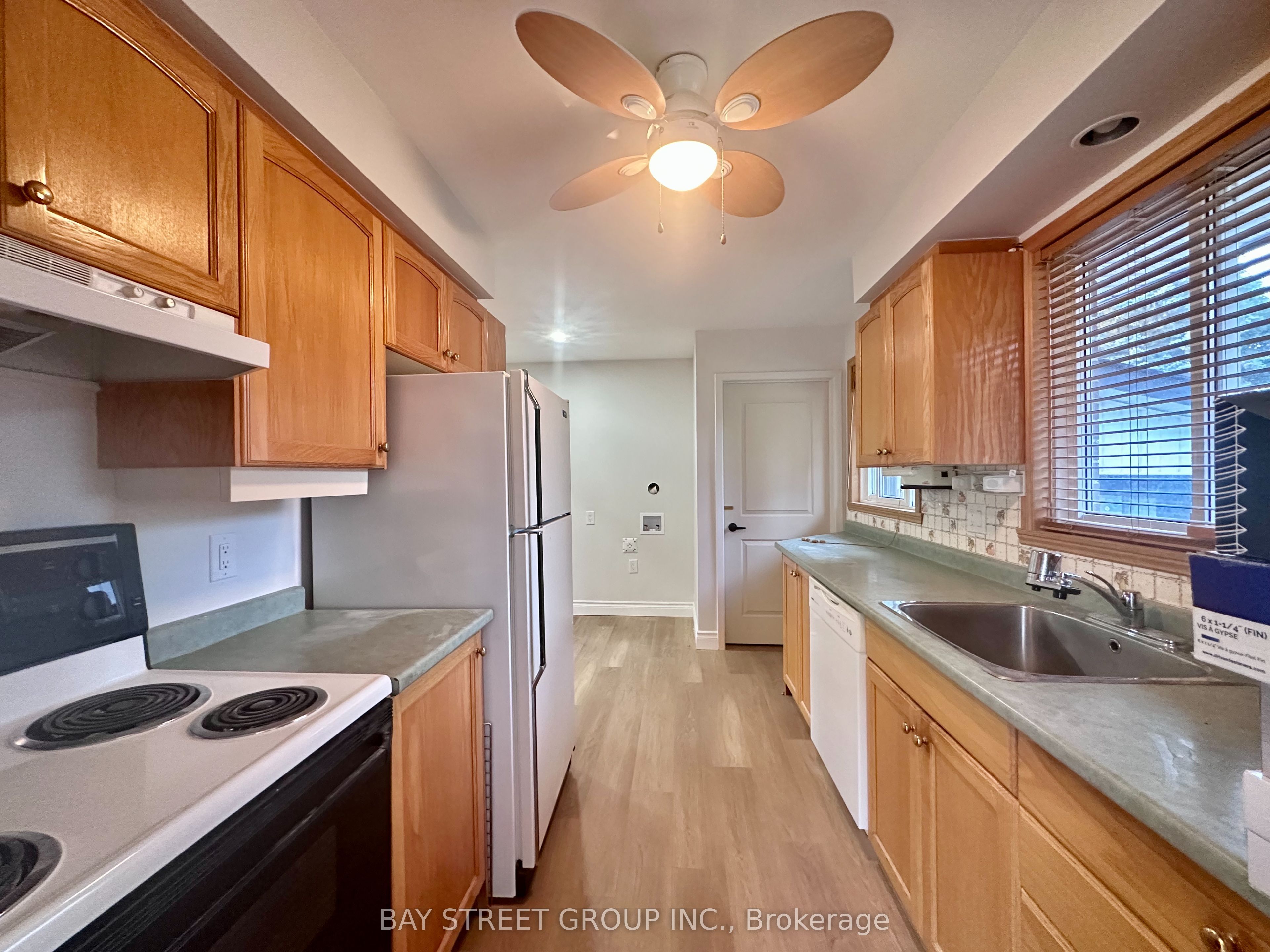 180 Rose Street, Barrie, ON L4M 2T9 photo 4