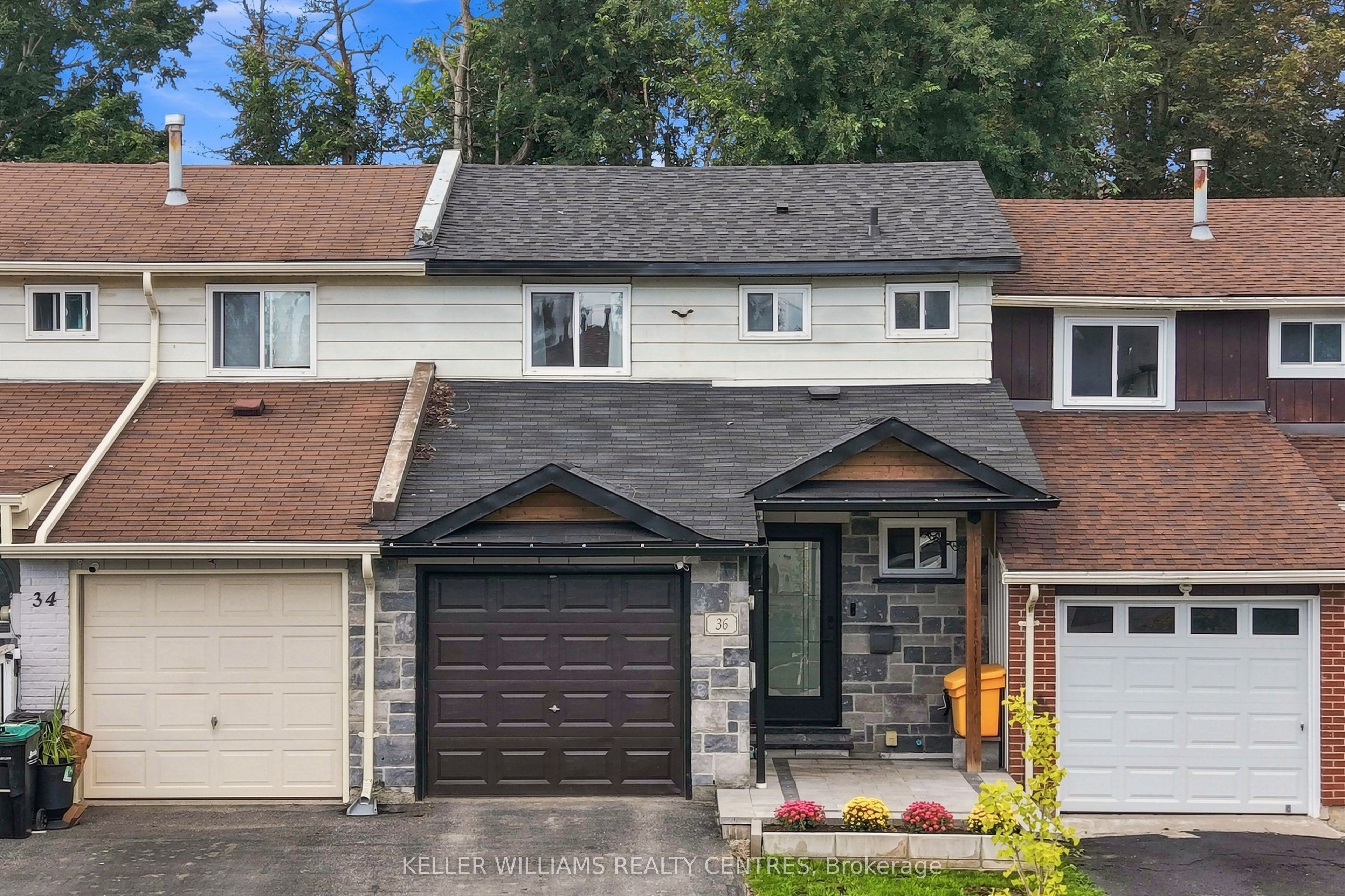 36 Chaucer Crescent, Barrie, ON L4N 4T7 photo 2