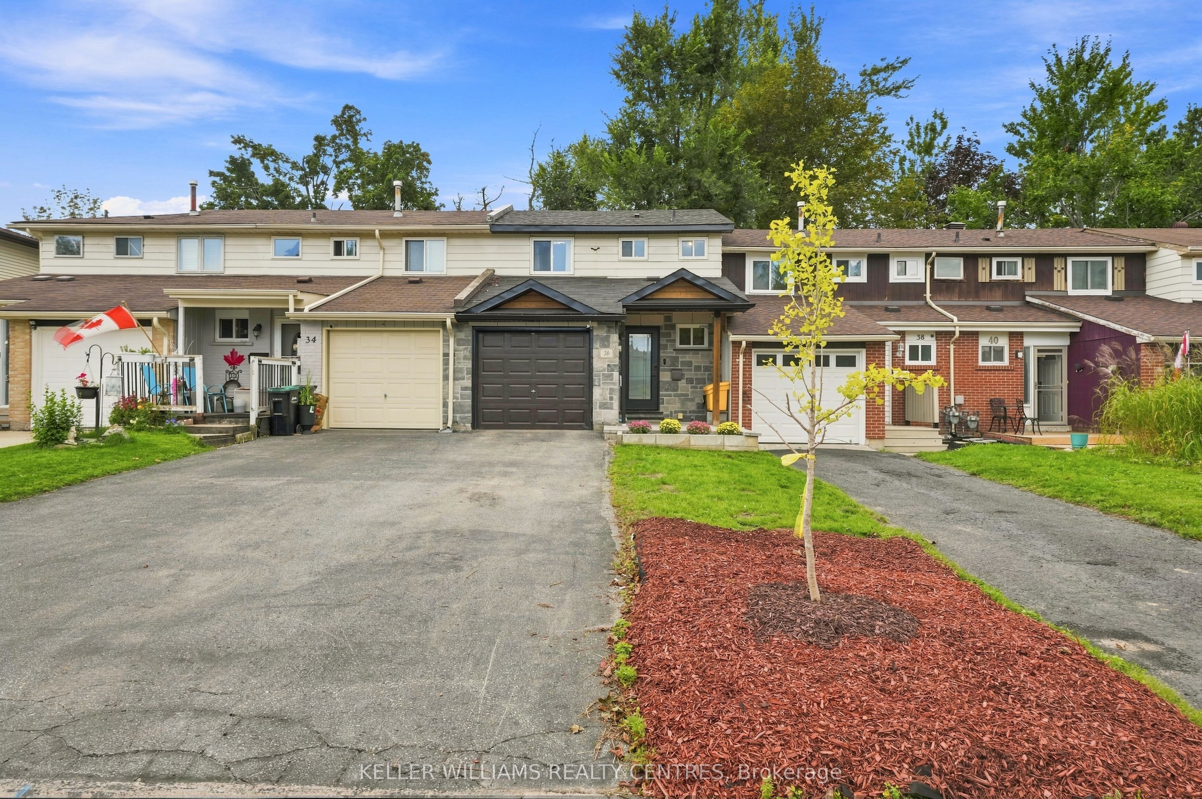 36 Chaucer Crescent, Barrie, ON L4N 4T7 photo 3
