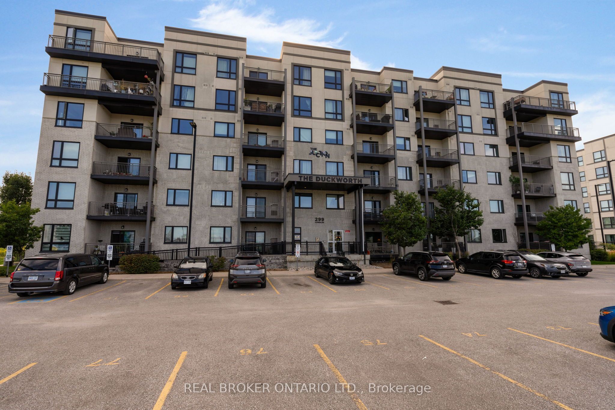 299 CUNDLES Road E 604, Barrie, ON L4M 0K9