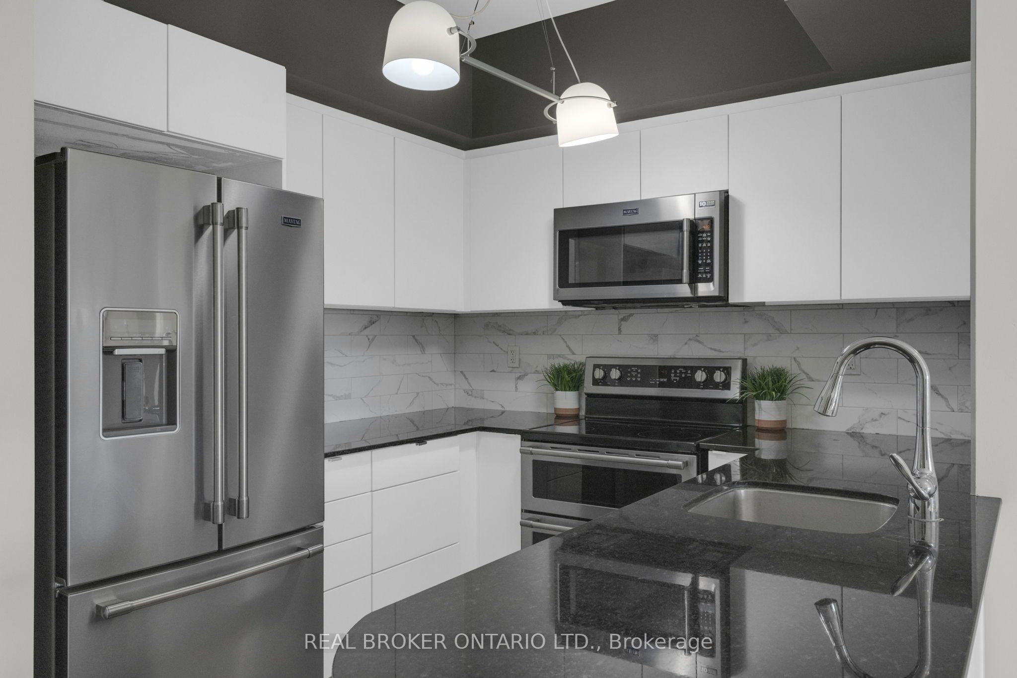 299 CUNDLES Road E 604, Barrie, ON L4M 0K9 photo 4