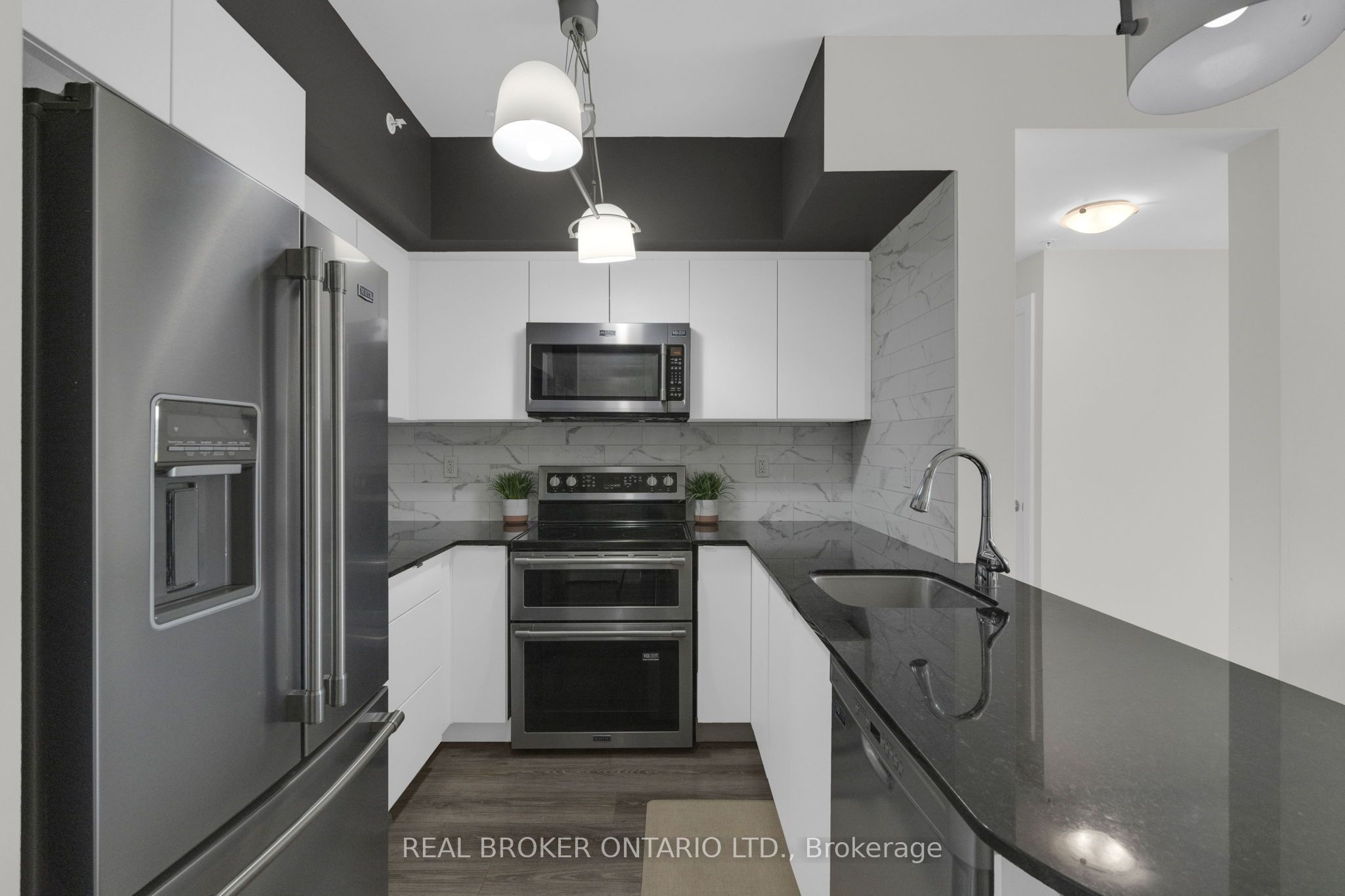 299 CUNDLES Road E 604, Barrie, ON L4M 0K9 photo 5